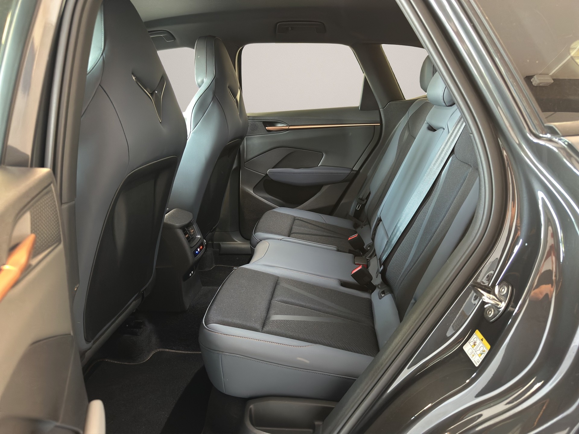 CUPRA Terramar 1.5 eTSI DSG-image-10