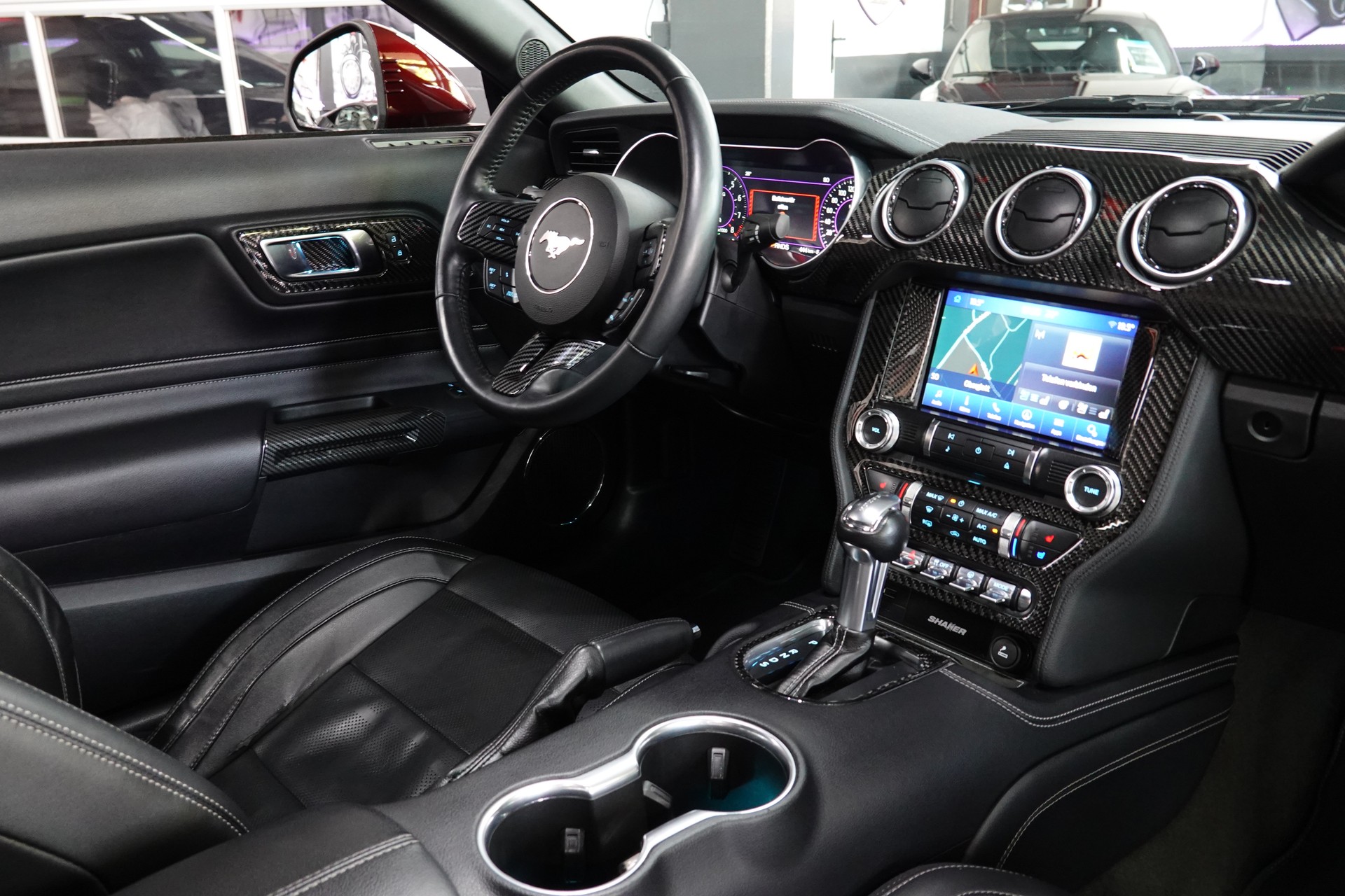 FORD MUSTANG FASTBACK 5.0 V8 GT AUTOMAT UNIKAT CHERRY-image-39