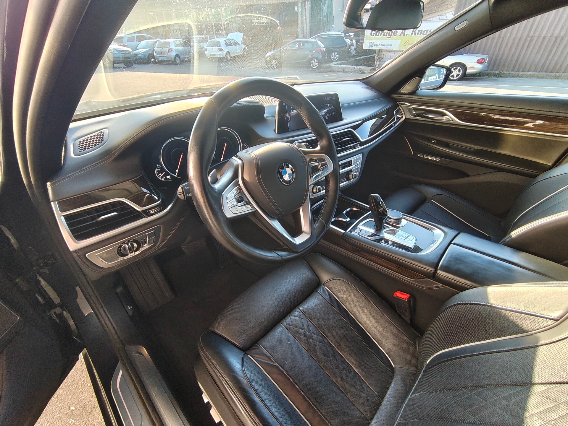 BMW 740d xDrive SAG-image-12