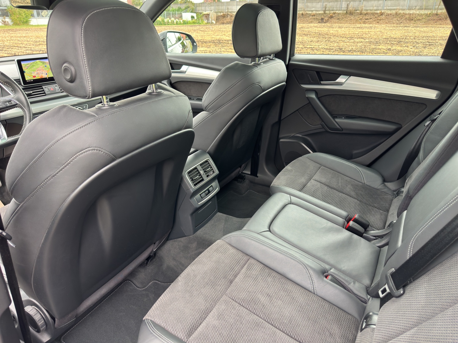 AUDI Q5 2.0 TDI sport quattro S-tronic-image-17