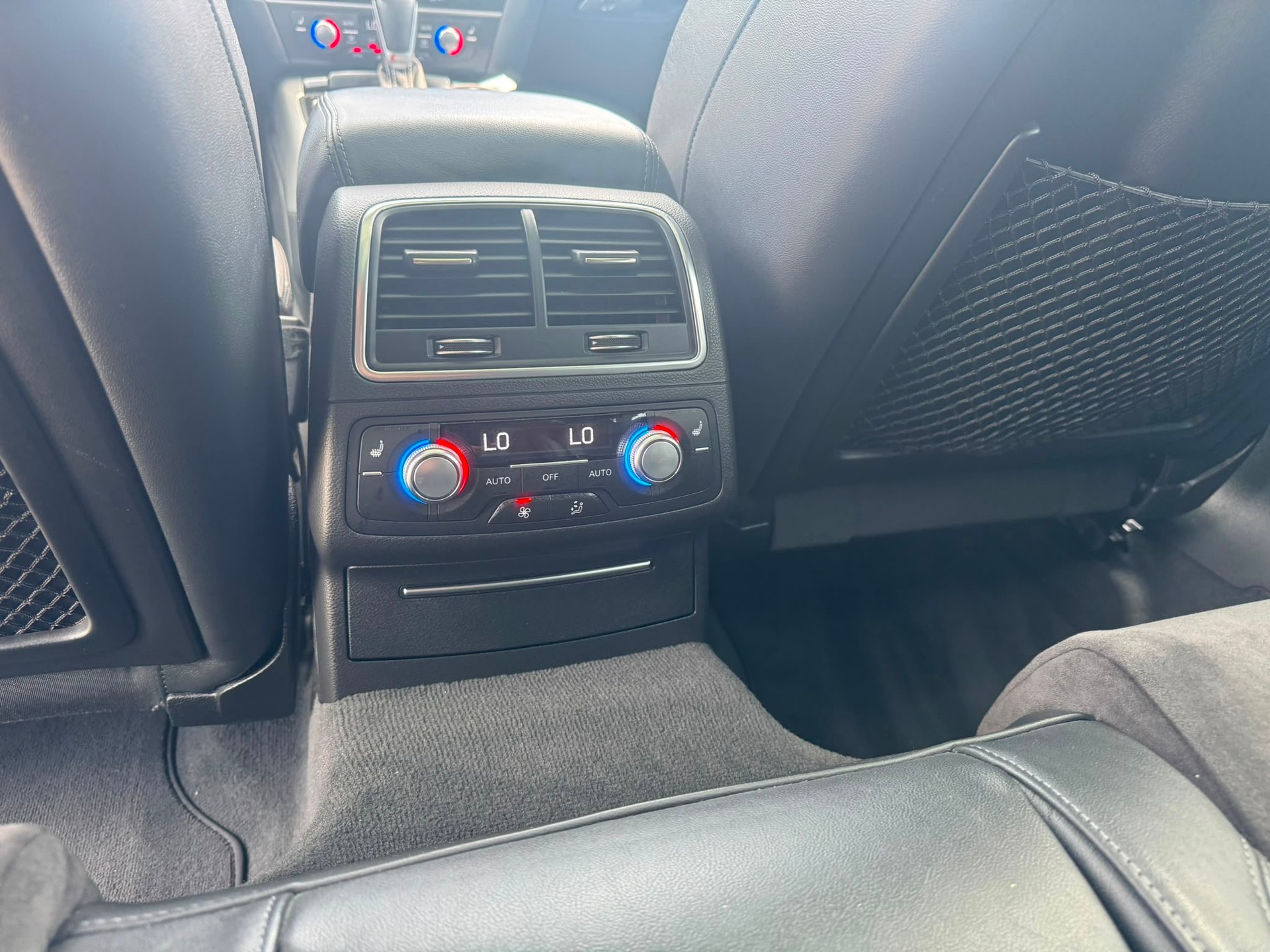 AUDI S6 Avant 4.0 TFSI V8 quattro S-tronic-image-12