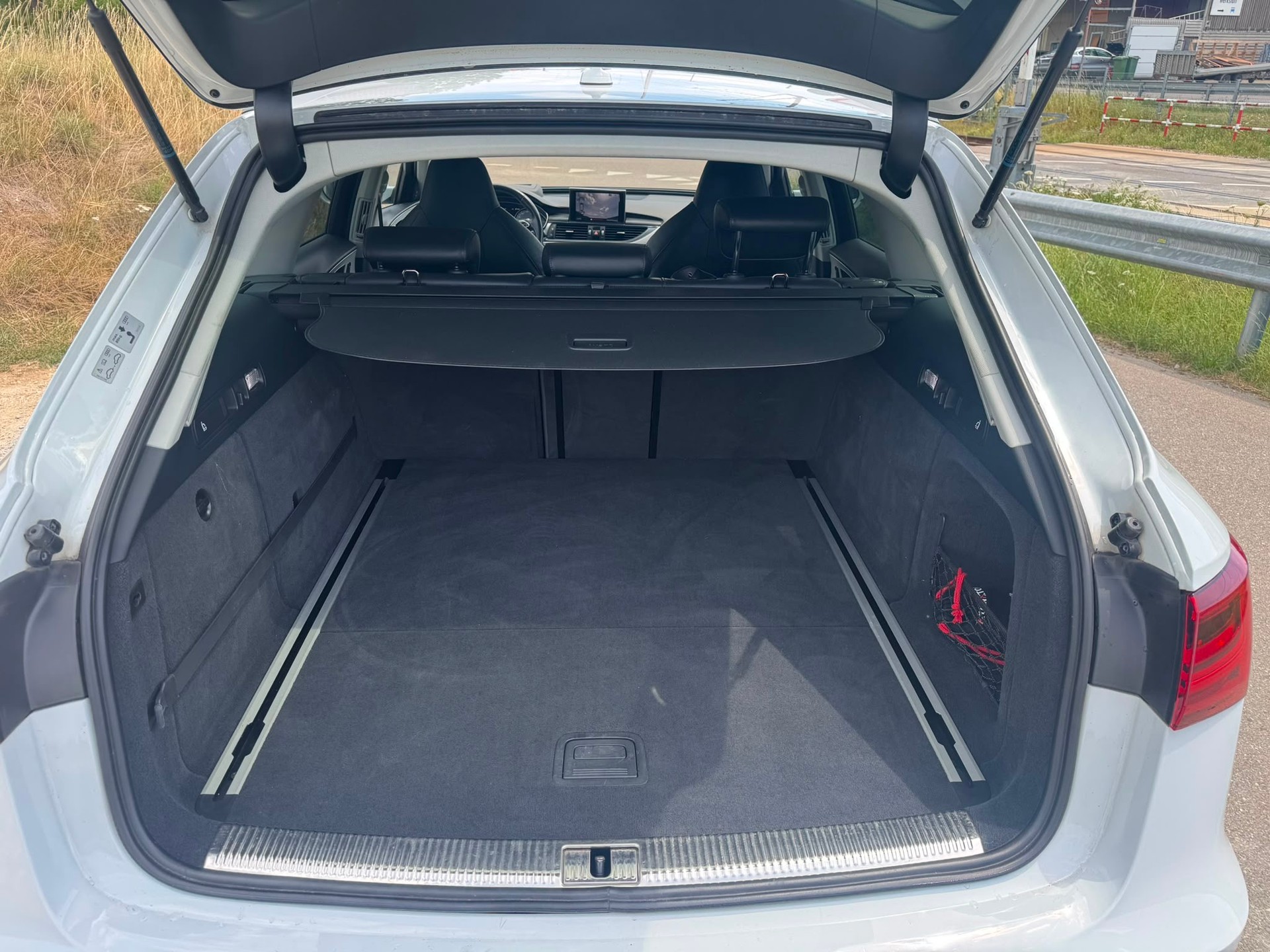 AUDI S6 Avant 4.0 TFSI V8 quattro S-tronic-image-11