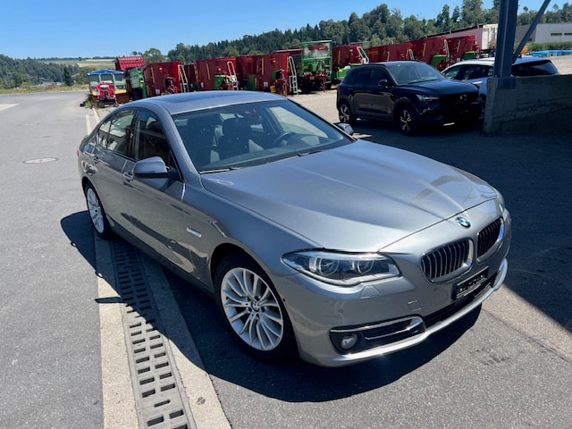 BMW 550i Luxury Line Steptronic