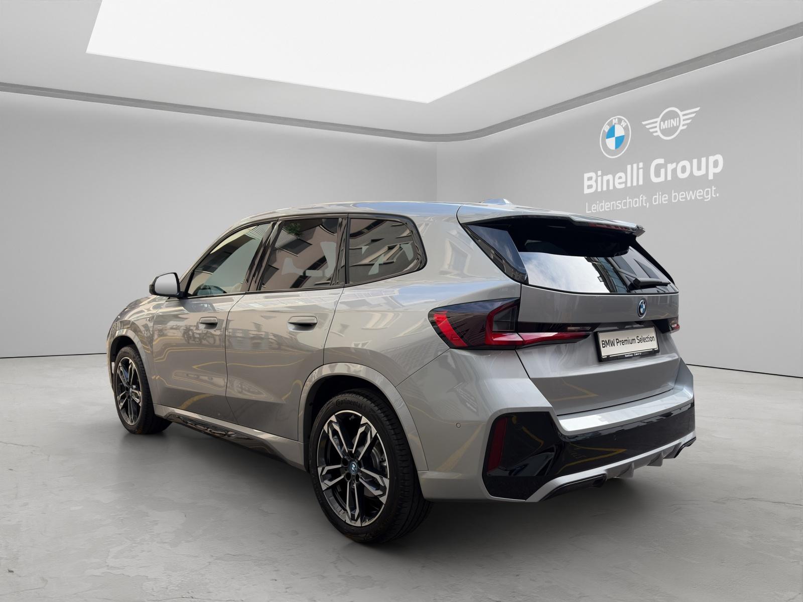 BMW iX1 30 xDrive M-SportPaket-showroom-element-3