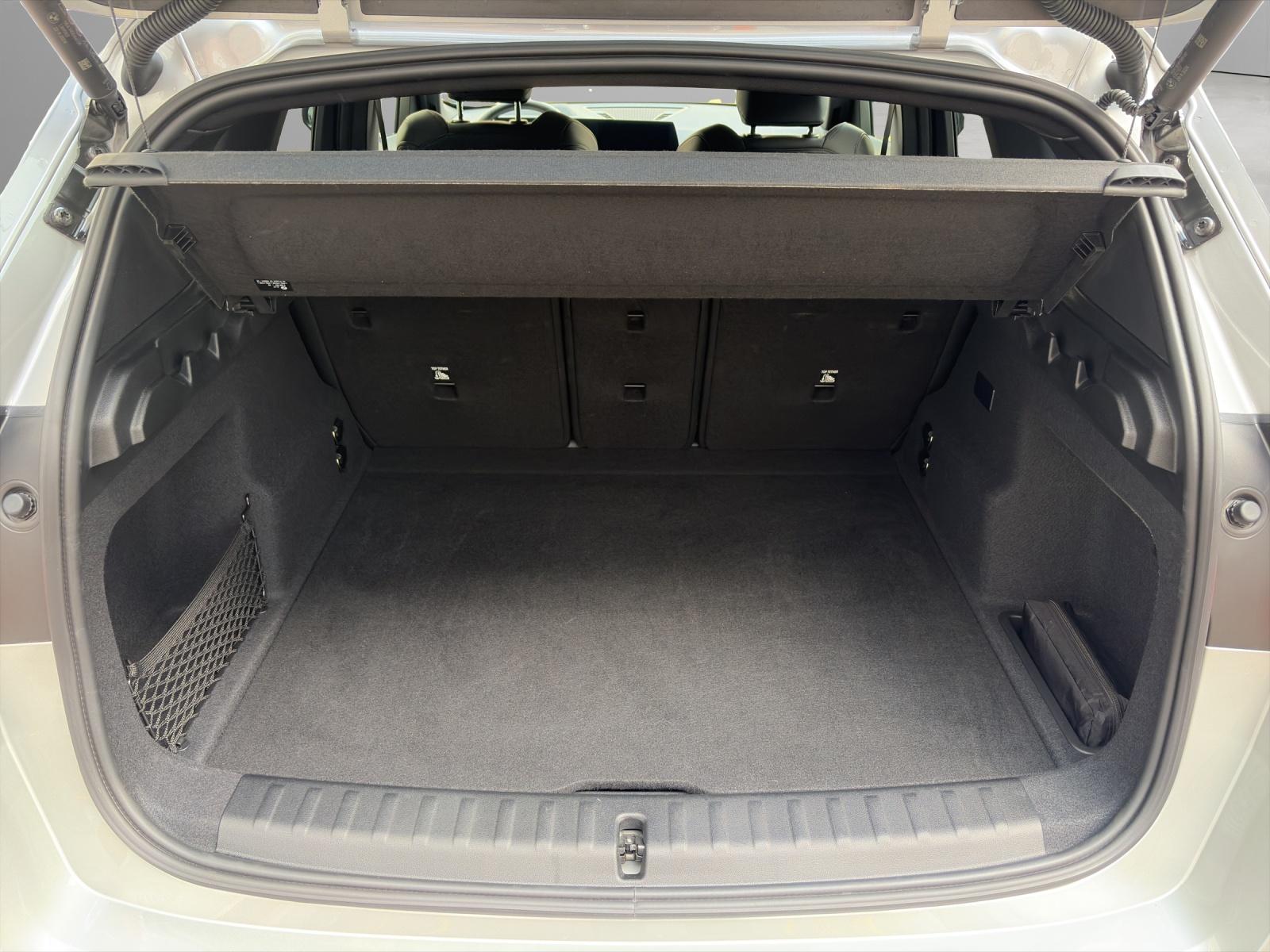 BMW iX1 30 xDrive M-SportPaket-image-21