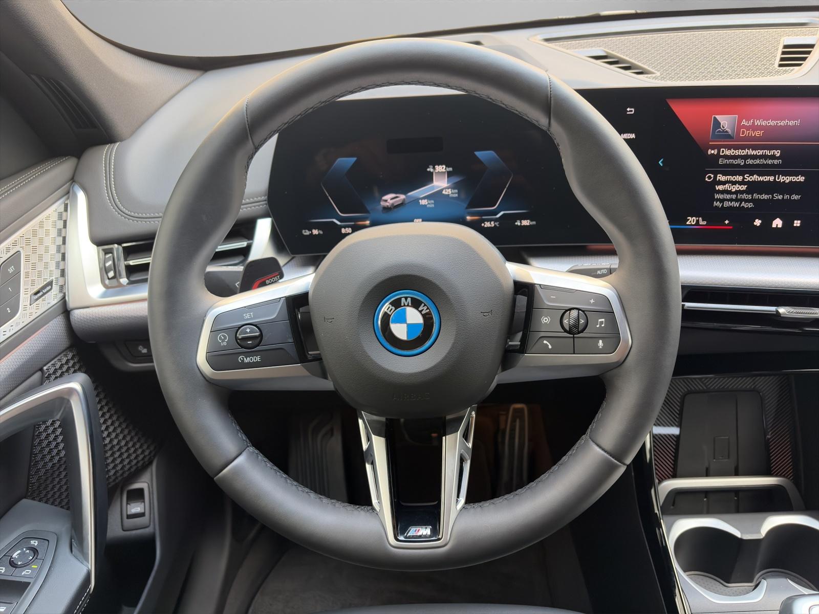 BMW iX1 30 xDrive M-SportPaket-image-13