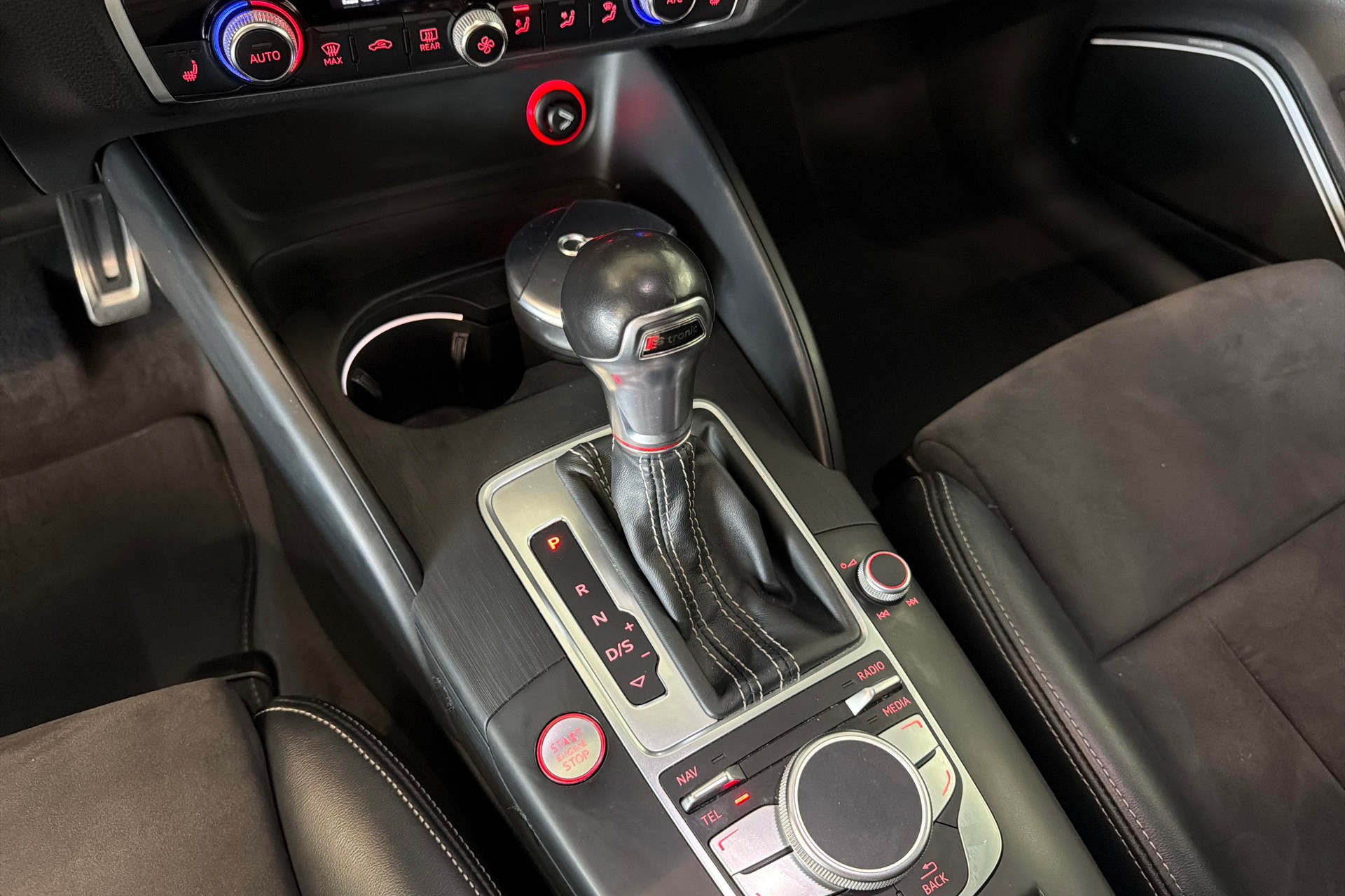 AUDI S3 Sportback 2.0 TFSI quattro S-tronic-image-14