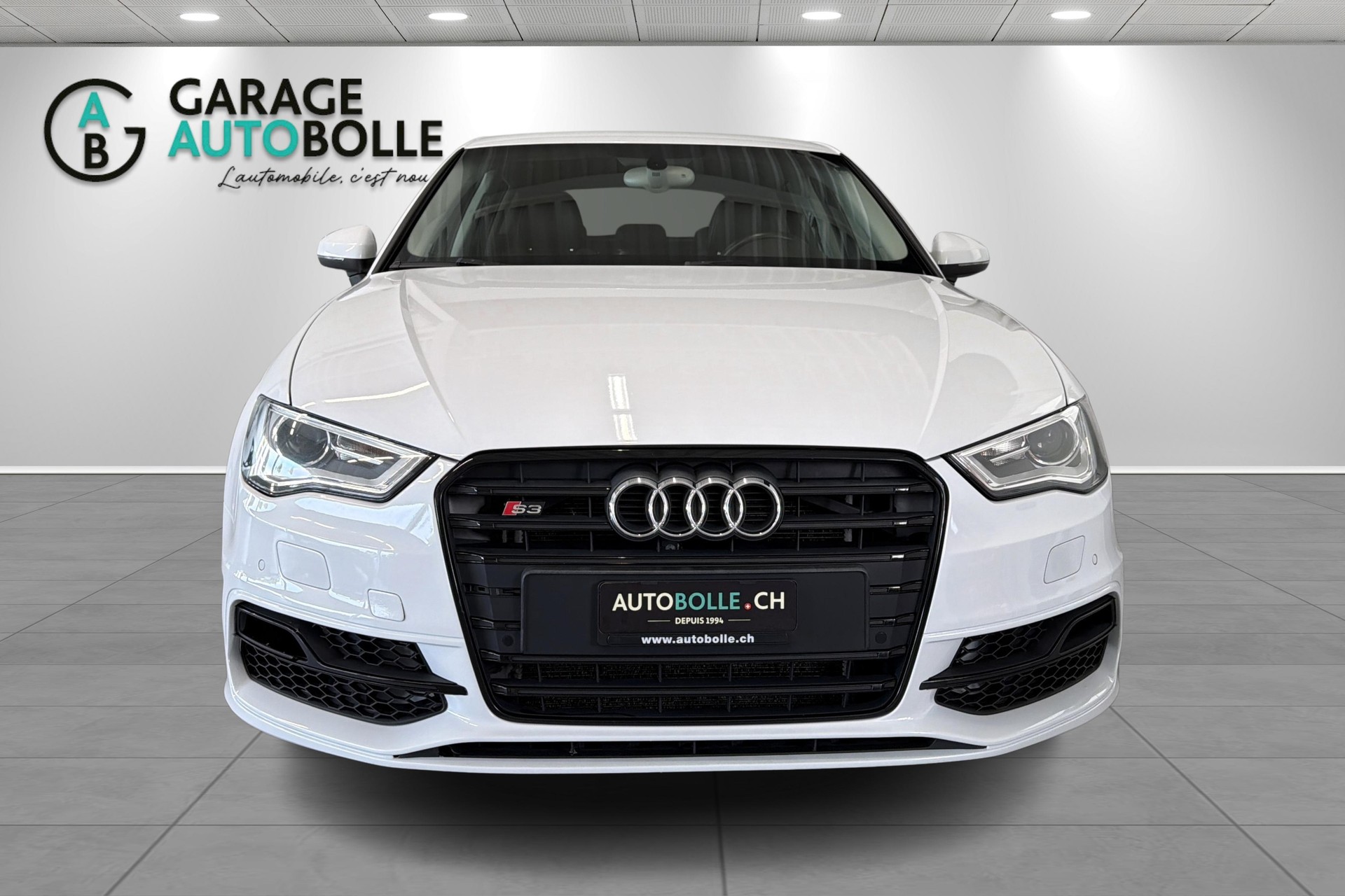 AUDI S3 Sportback 2.0 TFSI quattro S-tronic-showroom-element-1