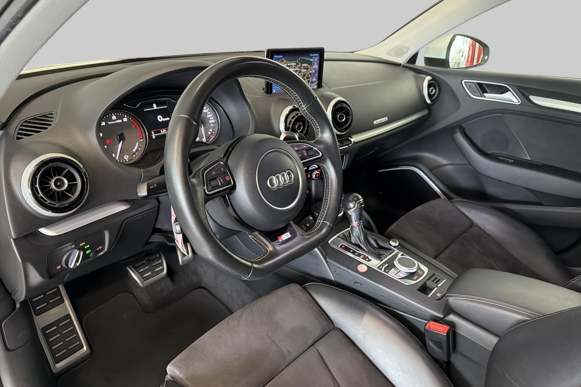 AUDI S3 Sportback 2.0 TFSI quattro S-tronic-image-8