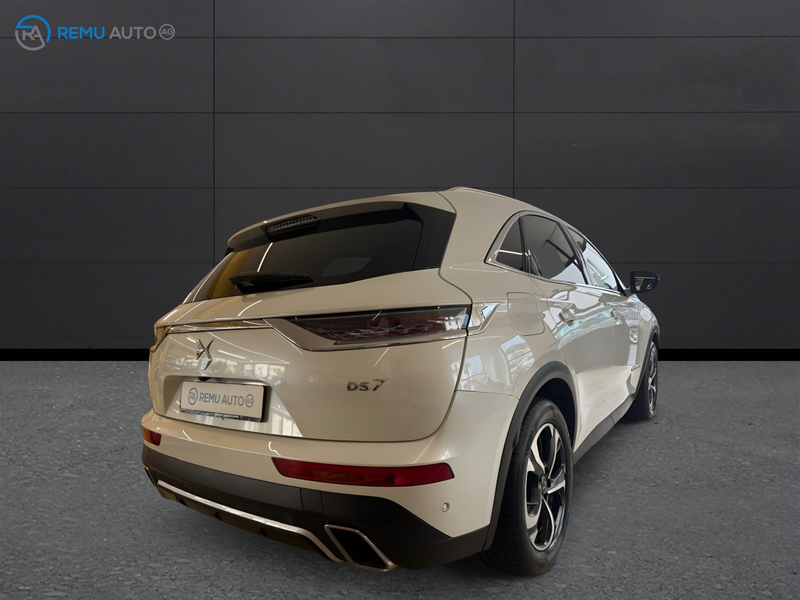 DS AUTOMOBILES DS 7 Crossback 1.6 THP SO Chic-showroom-element-2
