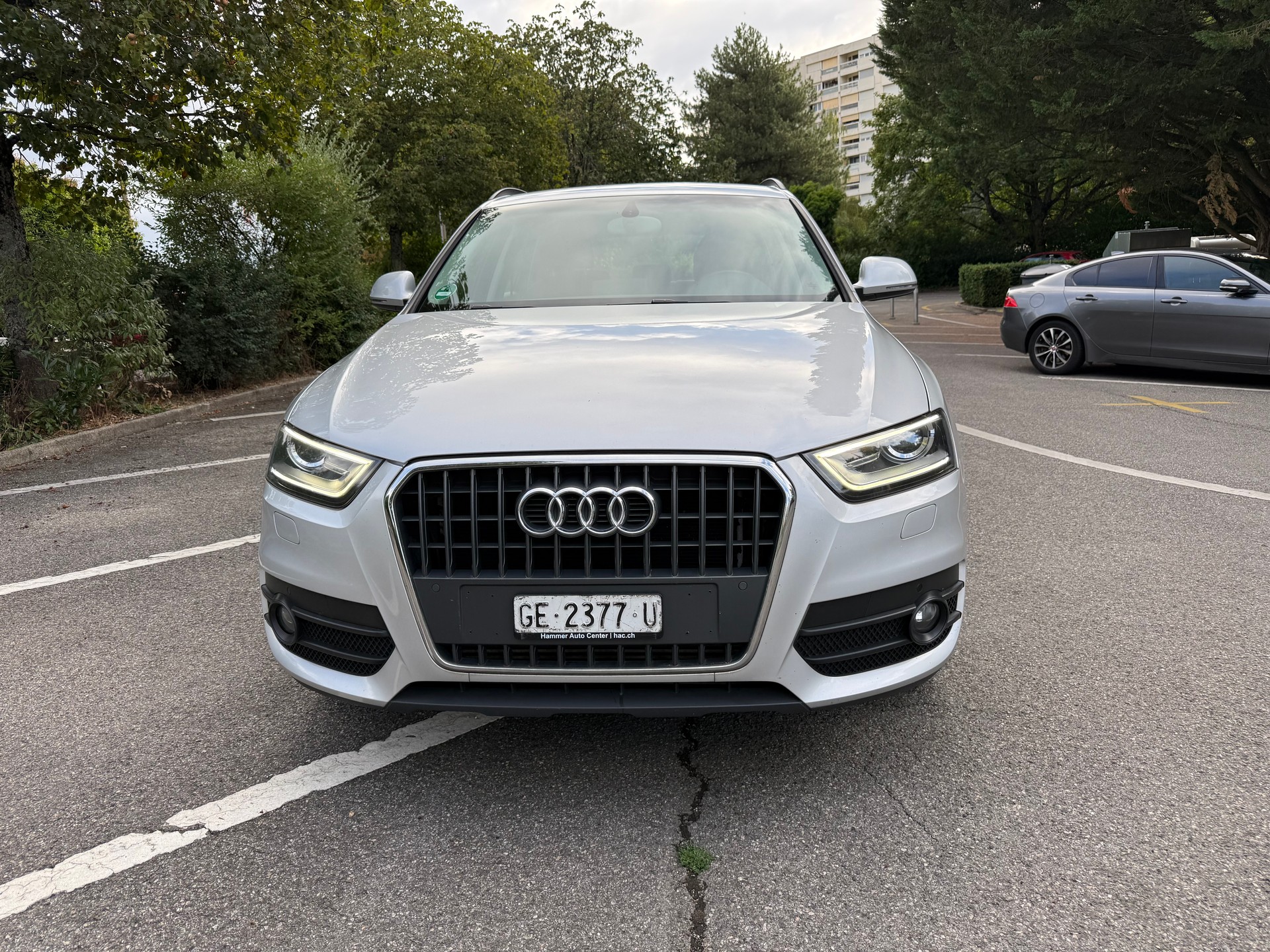 AUDI Q3 2.0 TDI-showroom-element-1