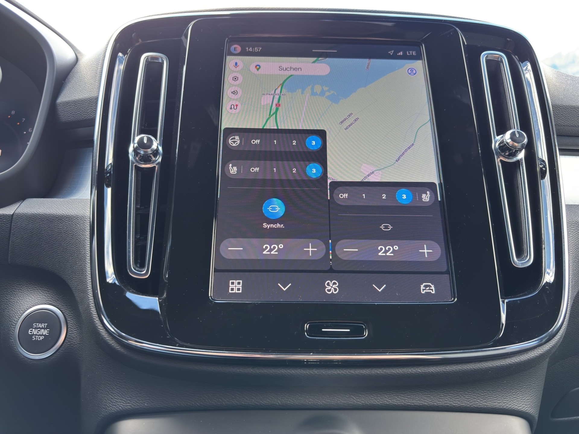 VOLVO XC40 2.0 B3 MH Plus Dark-image-18
