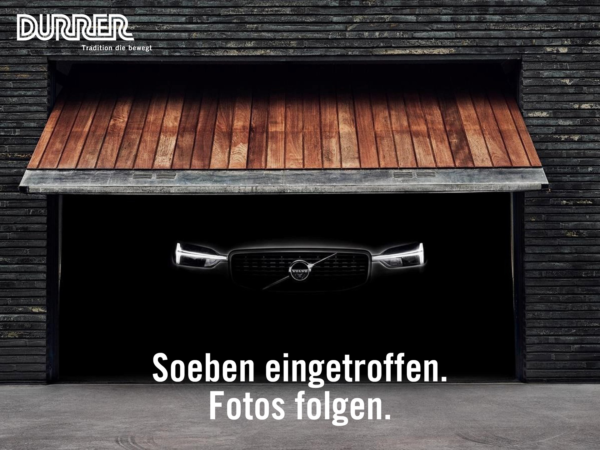 VOLVO XC40 2.0 B3 MH Plus Dark