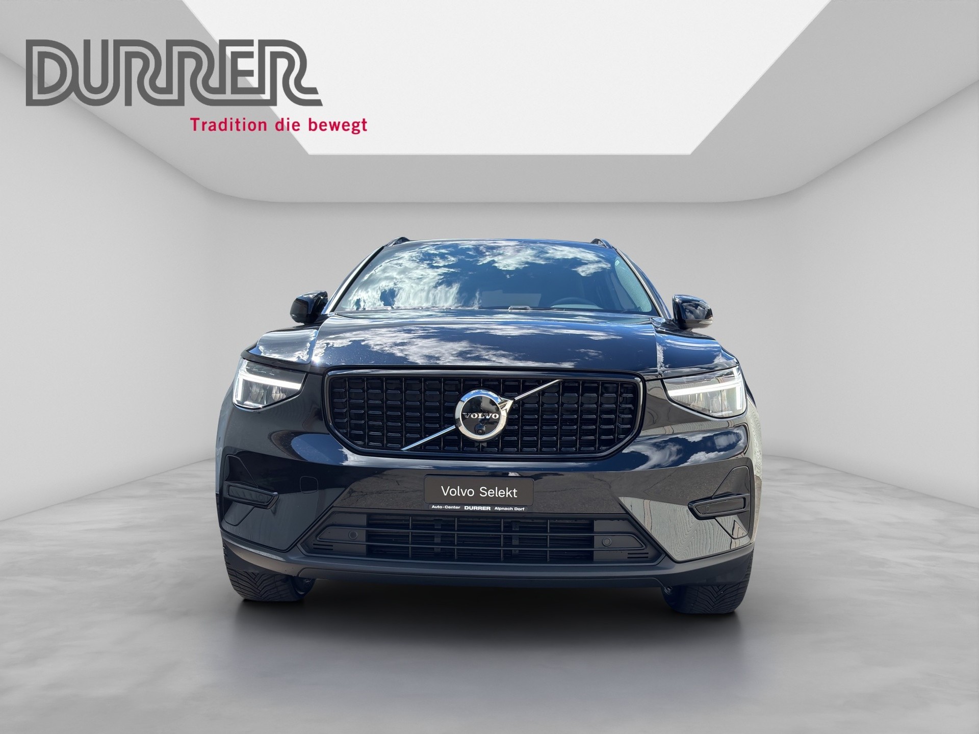 VOLVO XC40 2.0 B3 MH Plus Dark-image-6