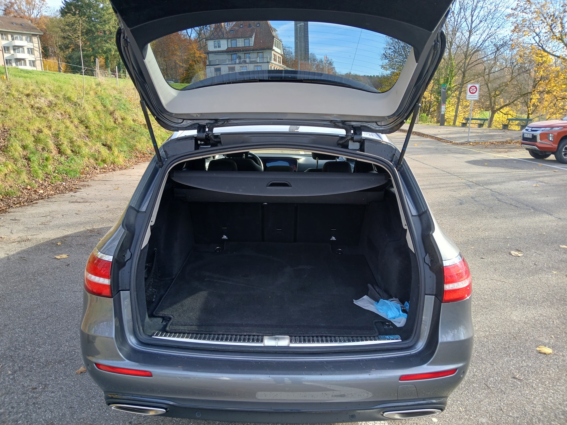 MERCEDES-BENZ E 200 Avantgarde 9G-Tronic-image-4