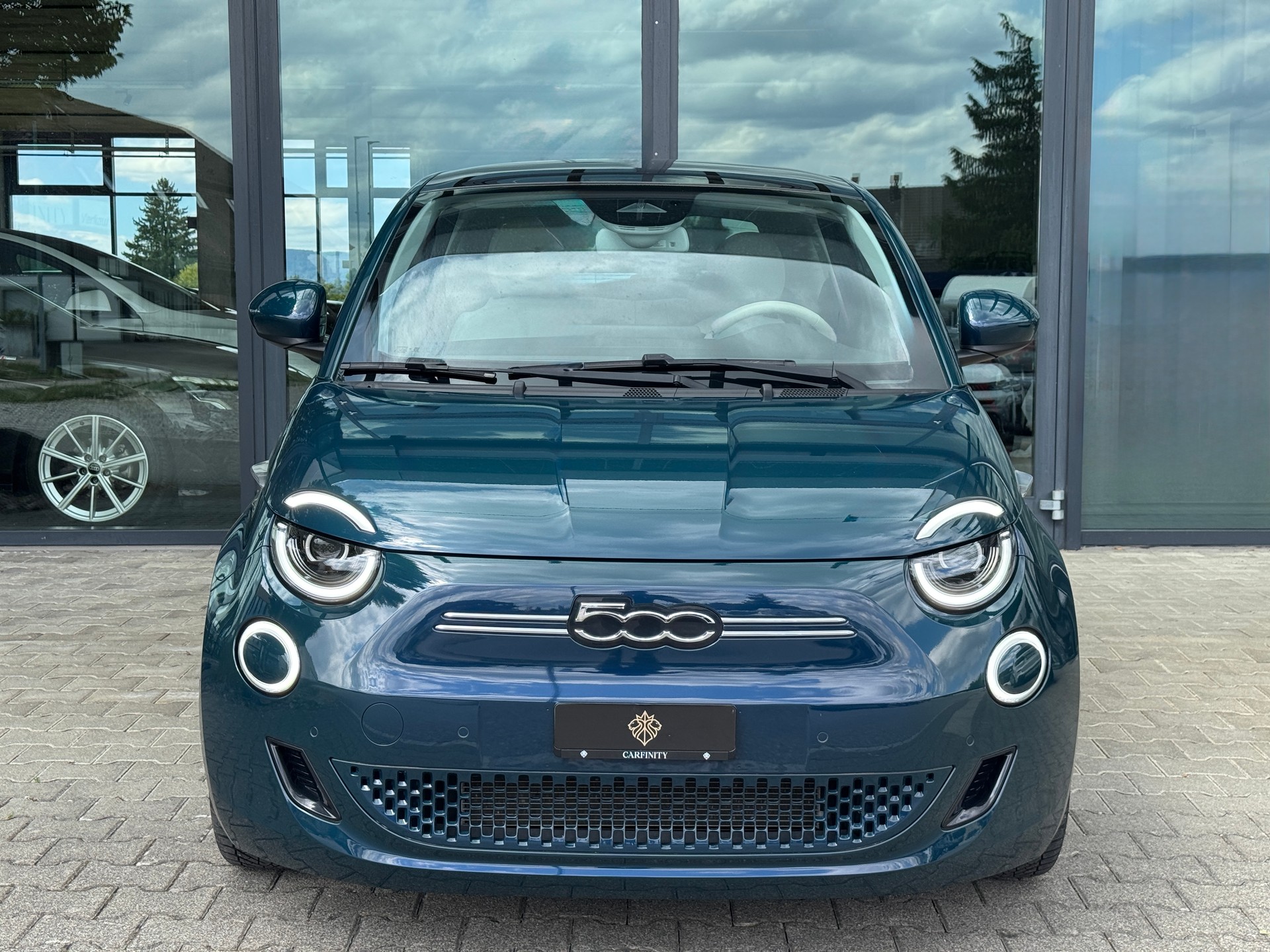 FIAT 500 electric 87 kW La Prima-showroom-element-1