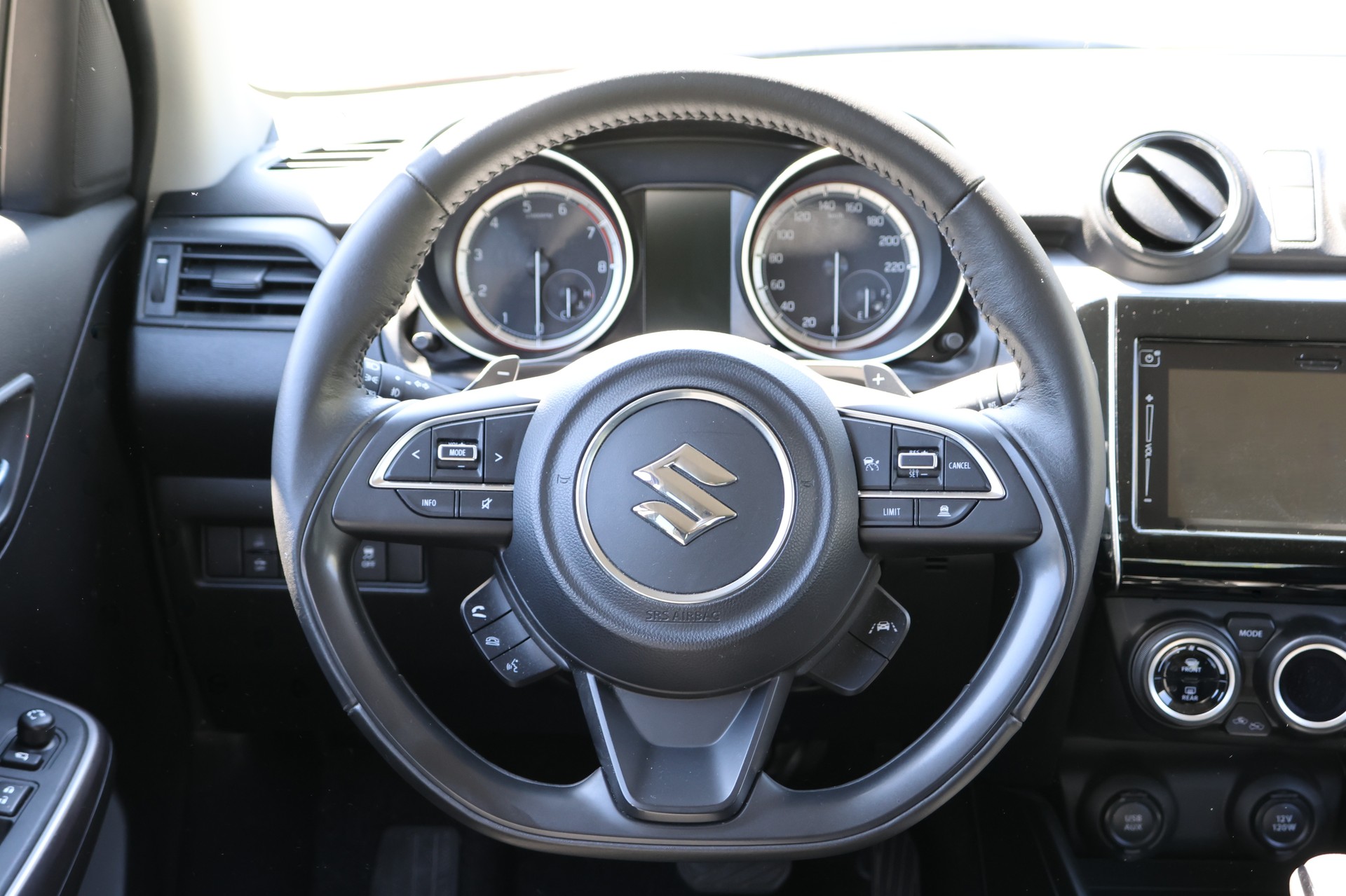 SUZUKI Swift 1.2i Compact Top Hybrid CVT-image-5