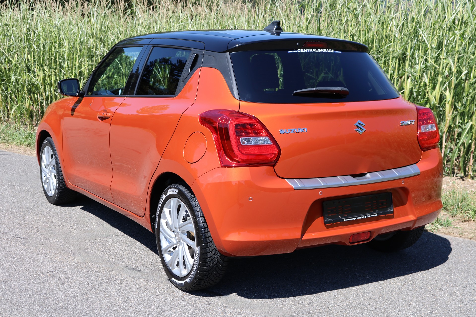 SUZUKI Swift 1.2i Compact Top Hybrid CVT-showroom-element-2