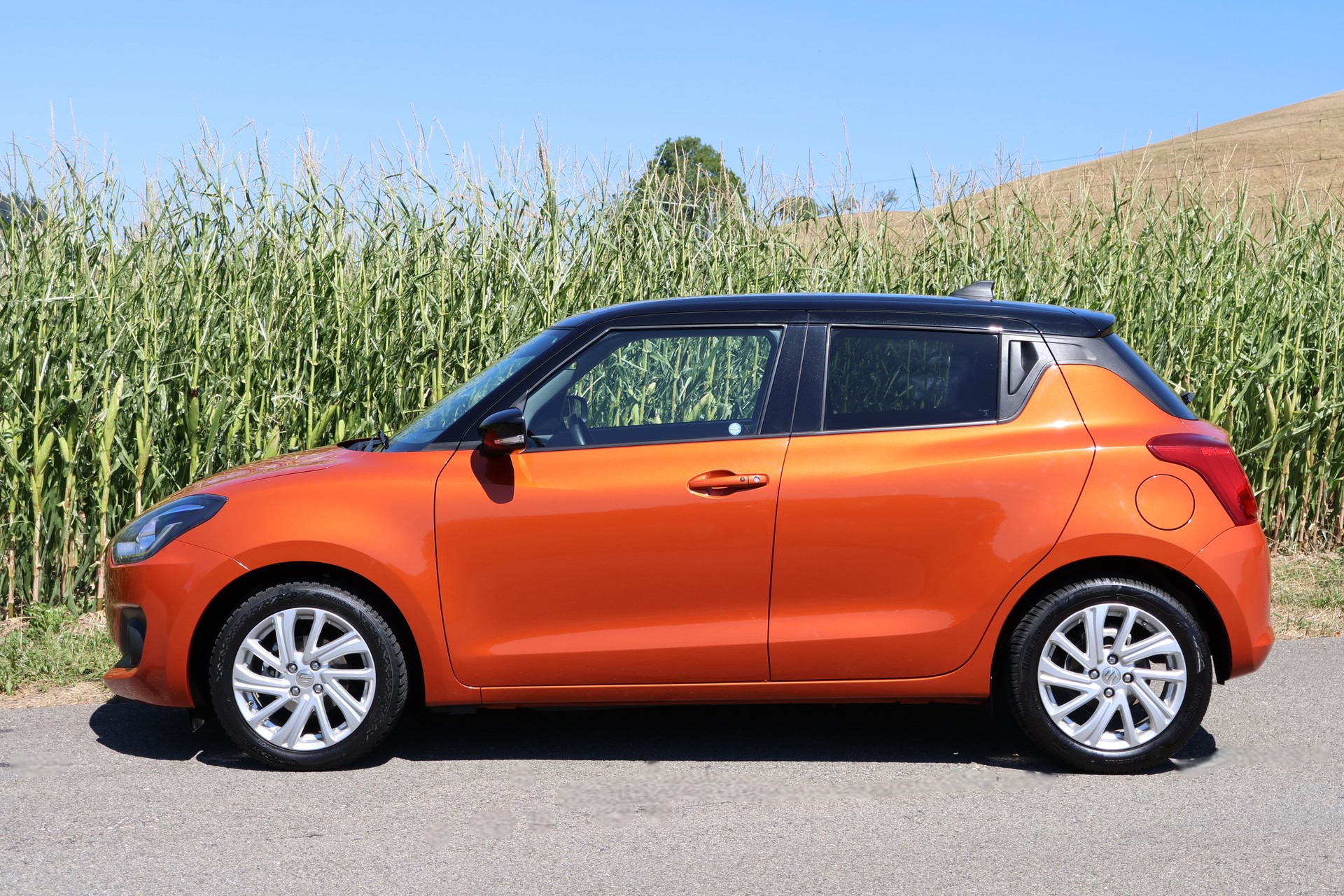 SUZUKI Swift 1.2i Compact Top Hybrid CVT-showroom-element-1