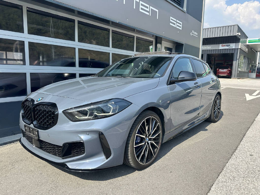 BMW M135i xDrive (CH)-showroom-element-1