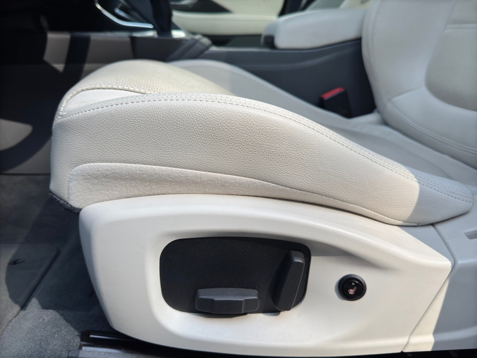 JAGUAR E-Pace P200 R-Dynamic S AWD Automatik-image-22