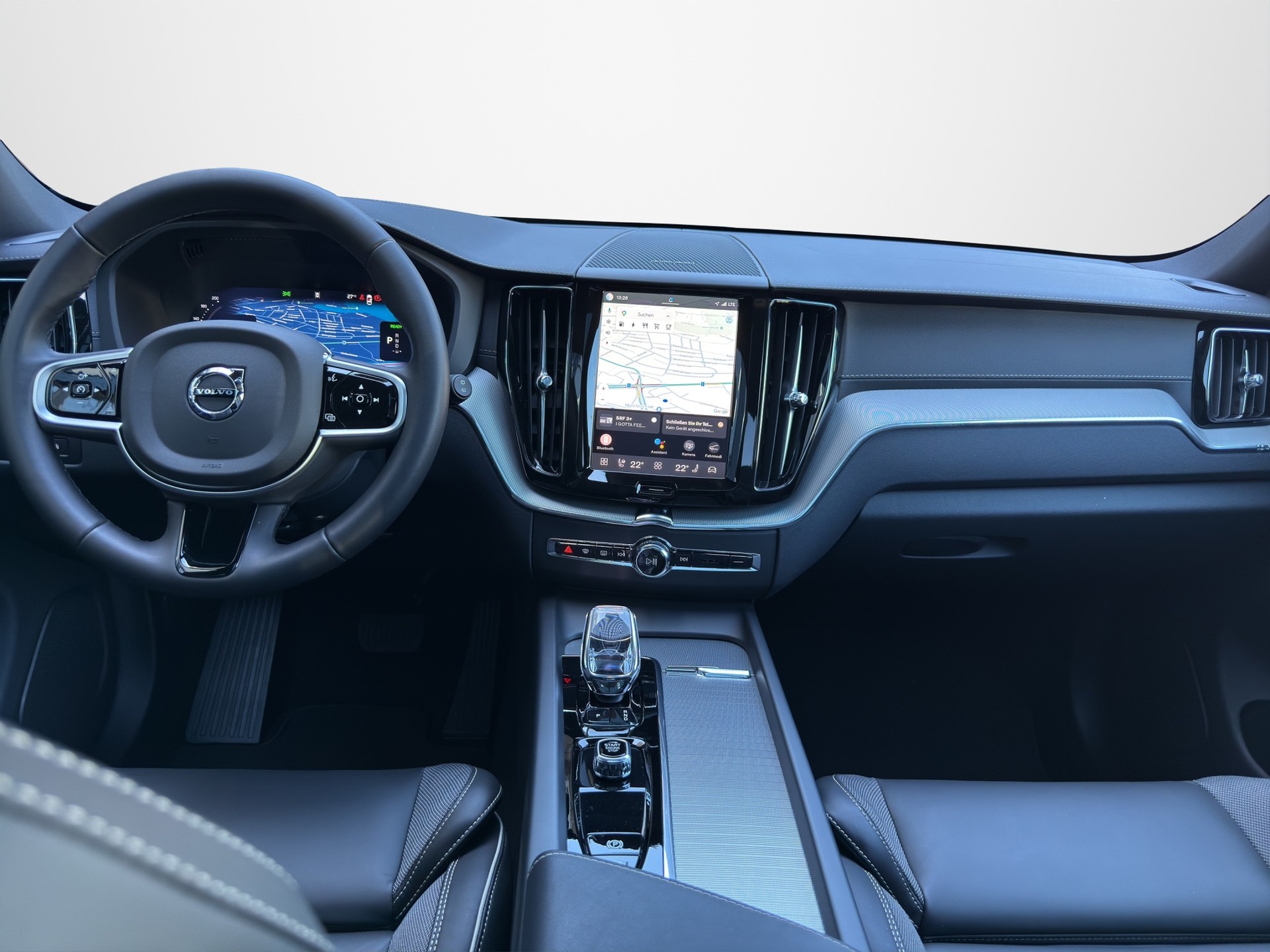 VOLVO XC60 2.0 T8 TE XCENTRIC Black Edition eAWD-image-9