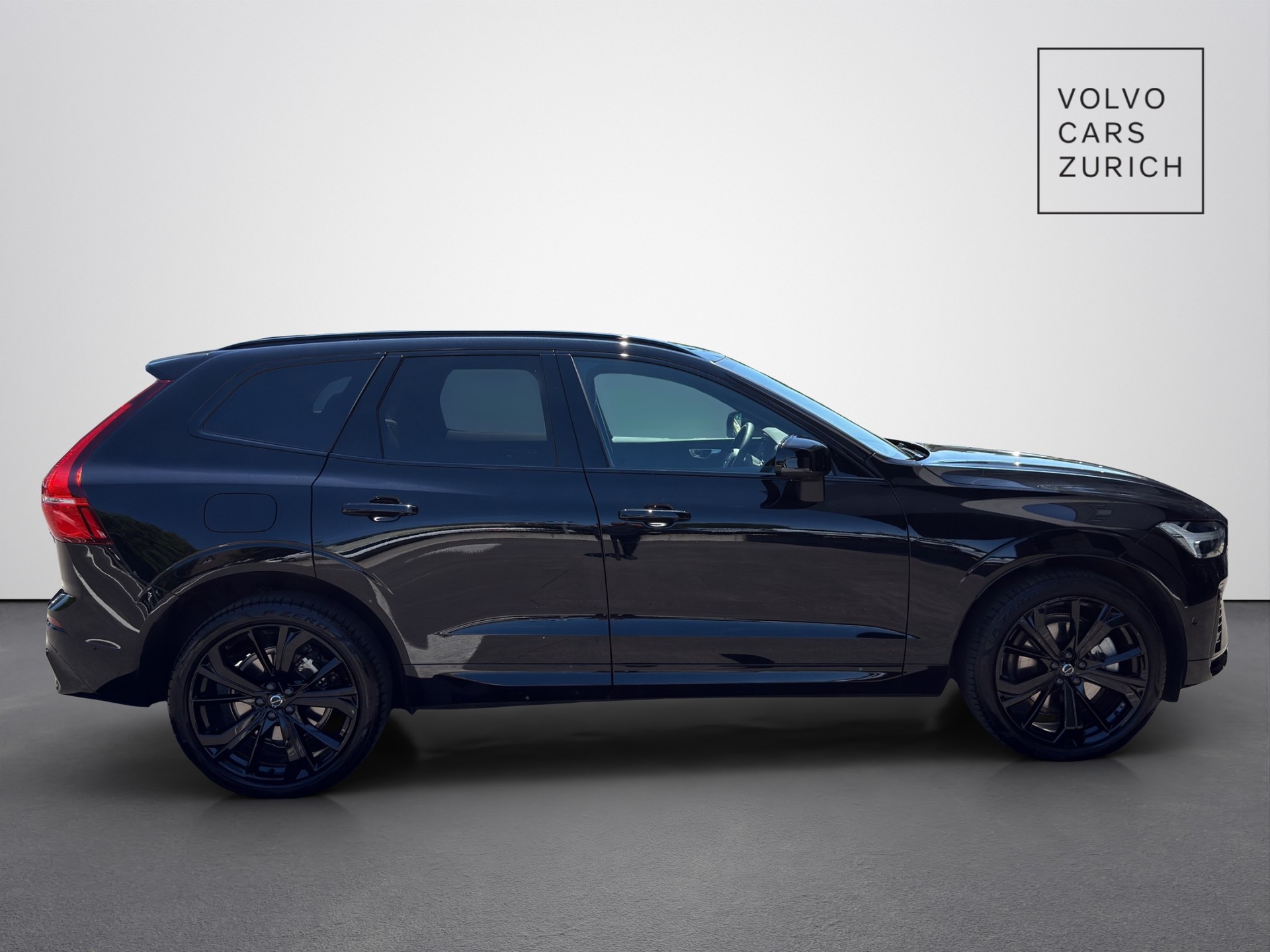 VOLVO XC60 2.0 T8 TE XCENTRIC Black Edition eAWD-showroom-element-3