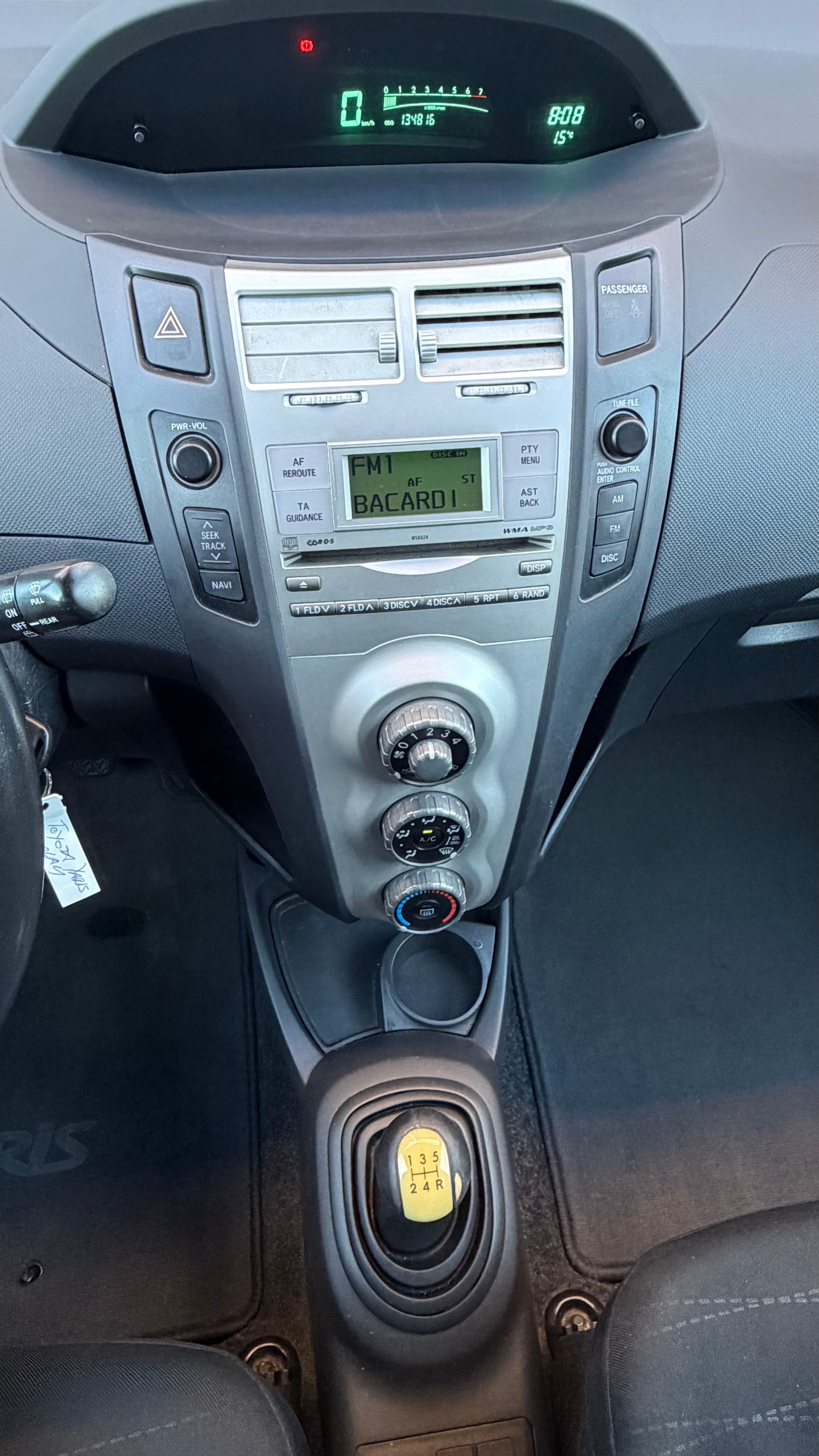 TOYOTA Yaris 1.3 Linea Sol-image-7