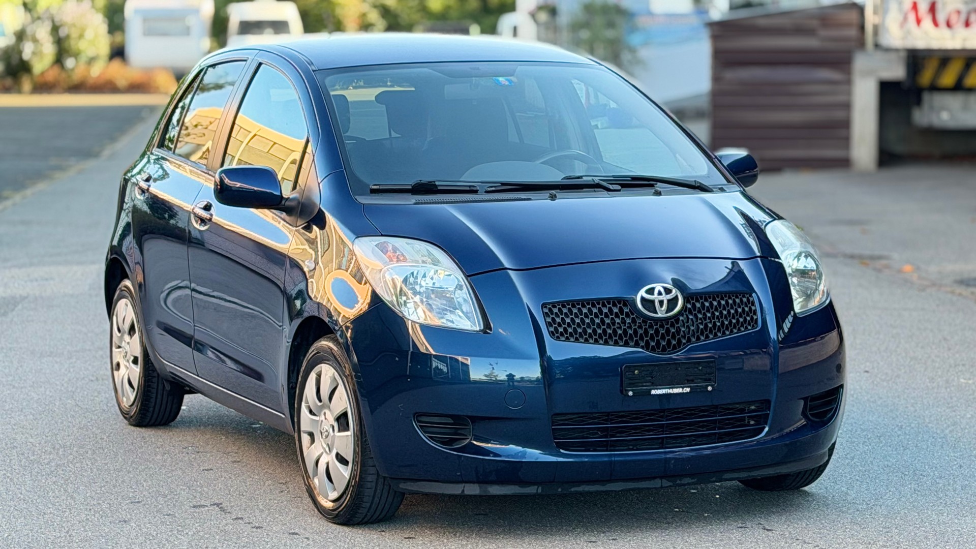 TOYOTA Yaris 1.3 Linea Sol-image-1