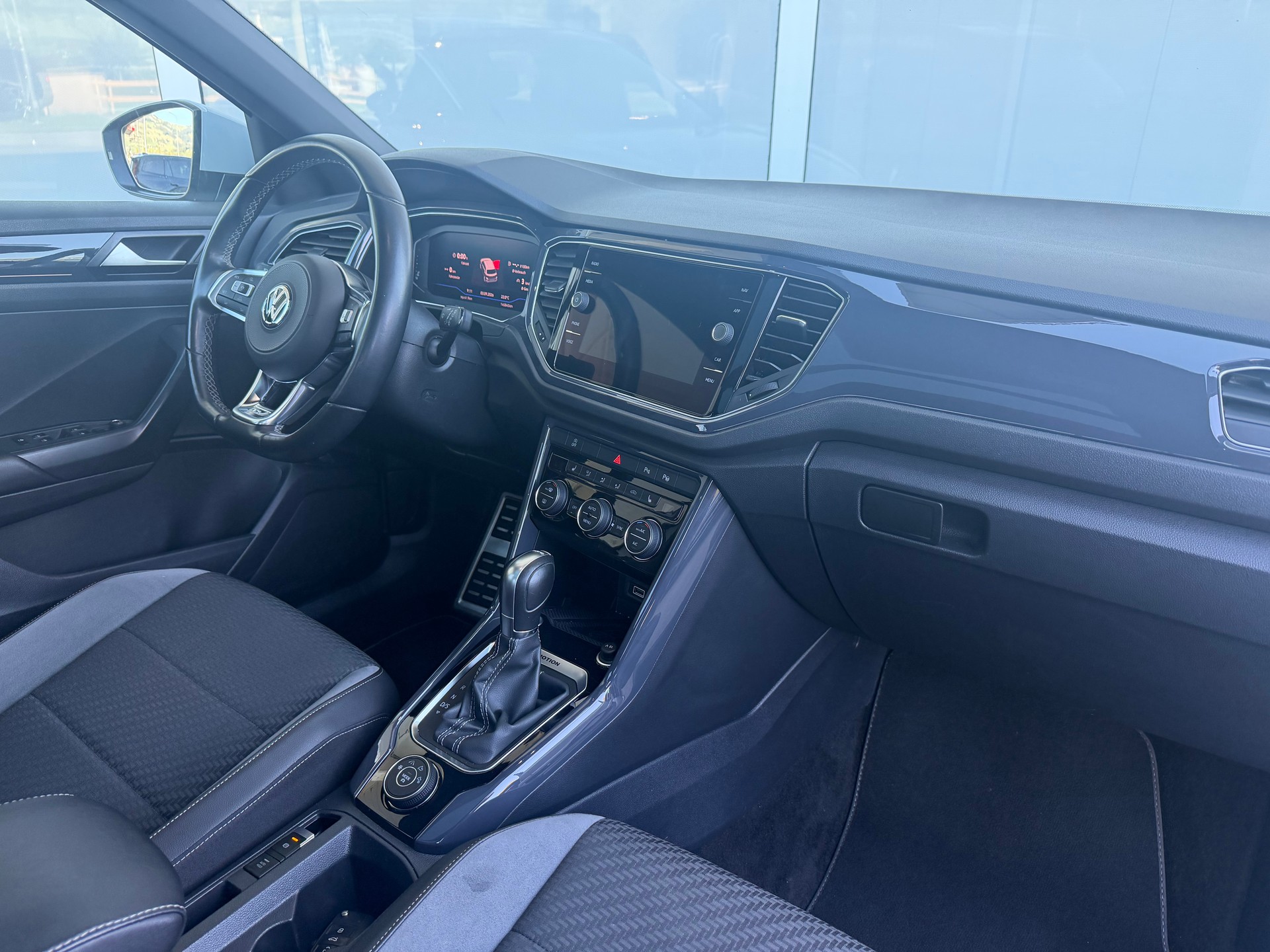 VW T-Roc 2.0 TSI Sport DSG 4Motion-showroom-element-2