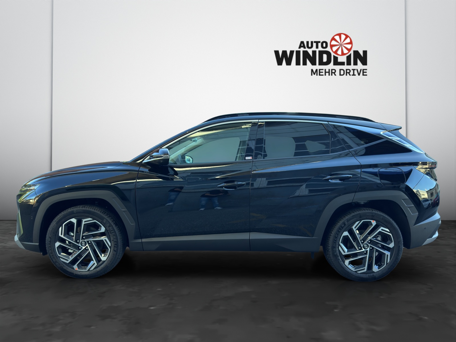 HYUNDAI Tucson 1.6 T-GDi HEV Vertex Sunroof Swiss Edition 4WD MY27-showroom-element-2