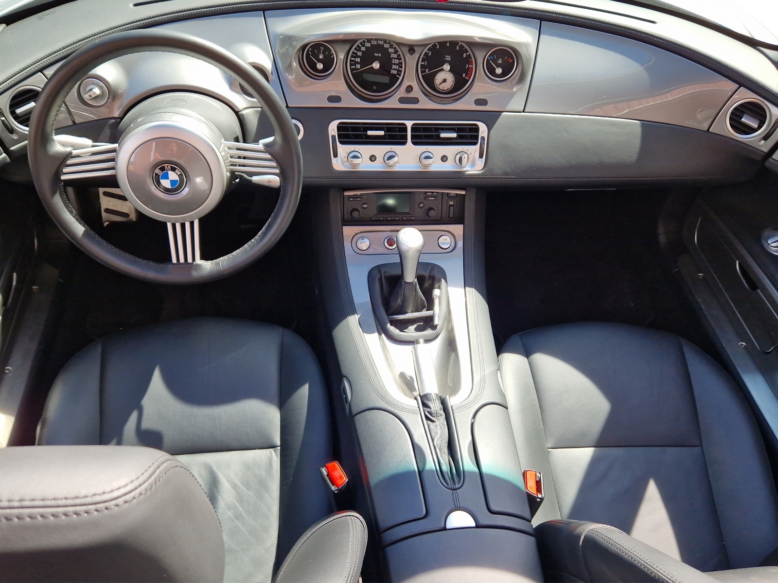 BMW Z8 Roadster-image-14