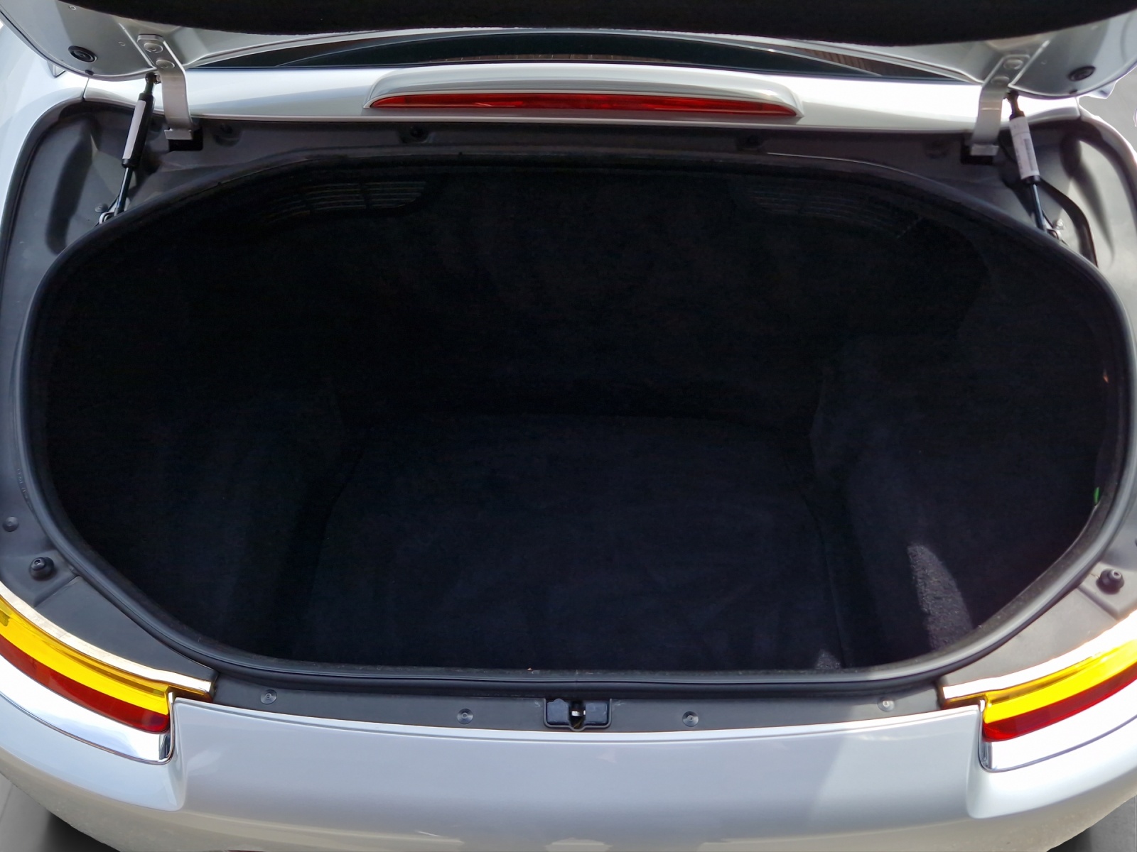 BMW Z8 Roadster-image-24