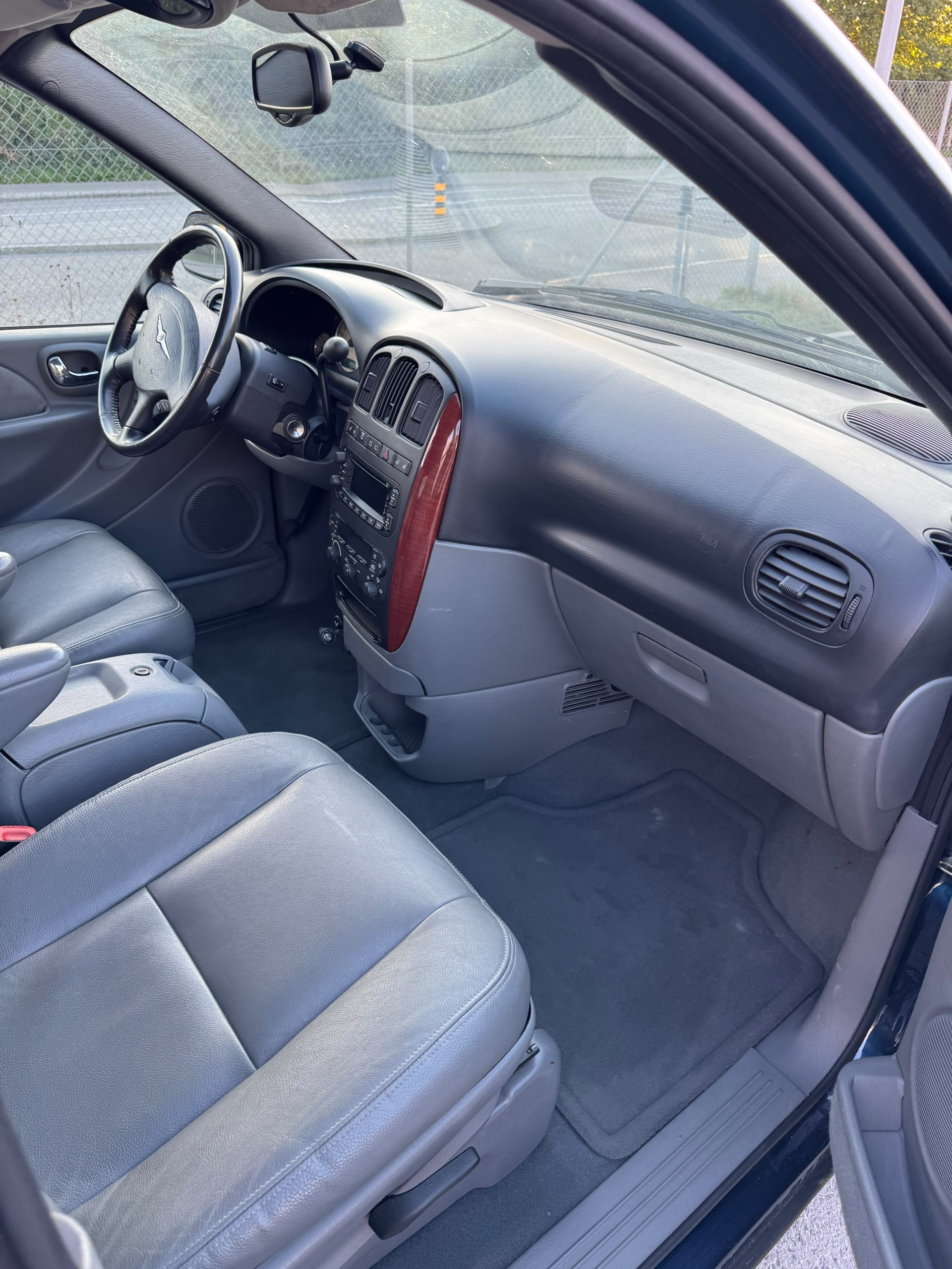 CHRYSLER Grand Voyager 3.3 Limited Automatic Mit MFK 7 Platz-image-12