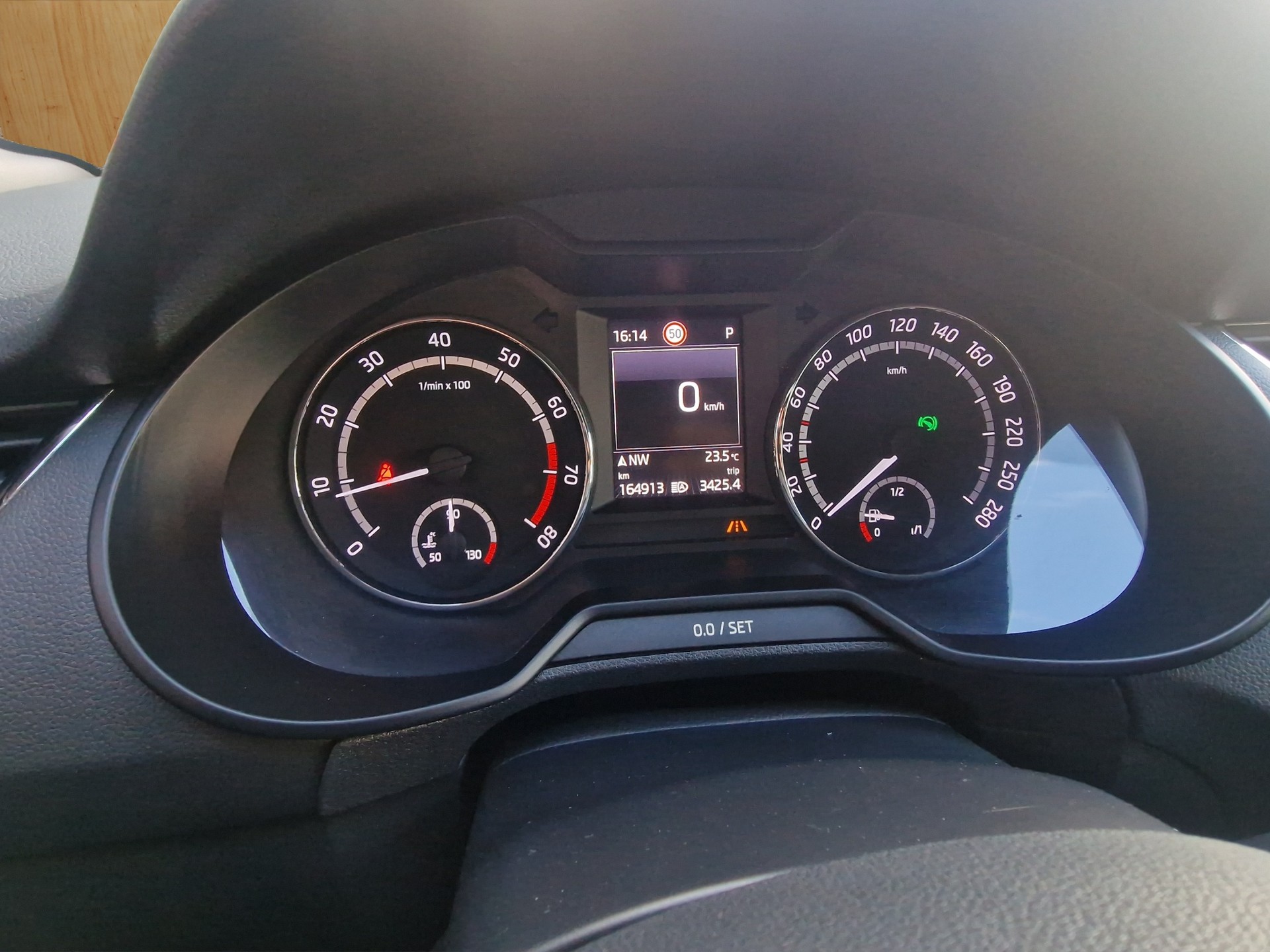 SKODA Octavia Combi 2.0 TSI RS DSG-image-9