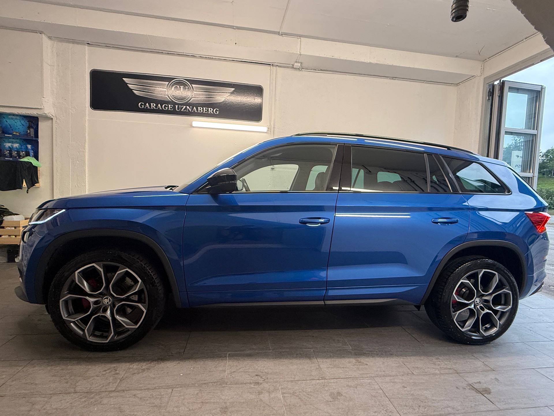 SKODA Kodiaq 2.0 Bi-TDI SCR RS 4x4 DSG Ab 350.- pro Monat AHK 2500kg-showroom-element-1