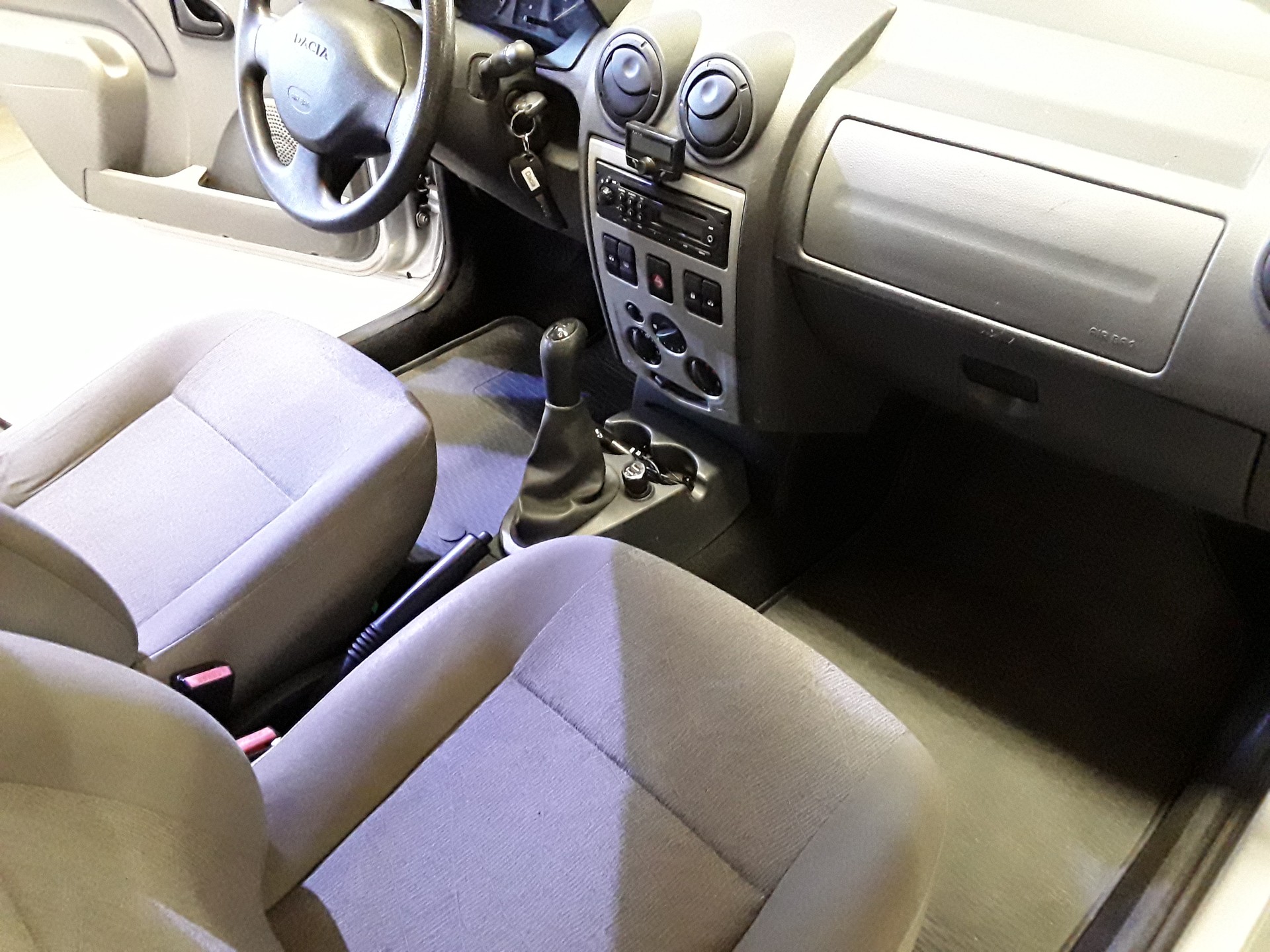 DACIA Logan 1.6 Ambiance-image-10