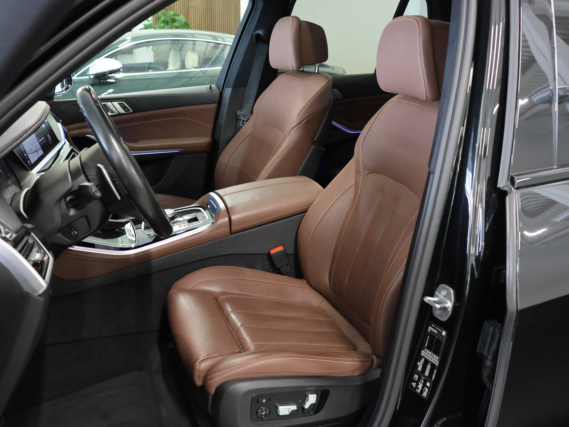 BMW X5 xDrive M50d Steptronic-image-19