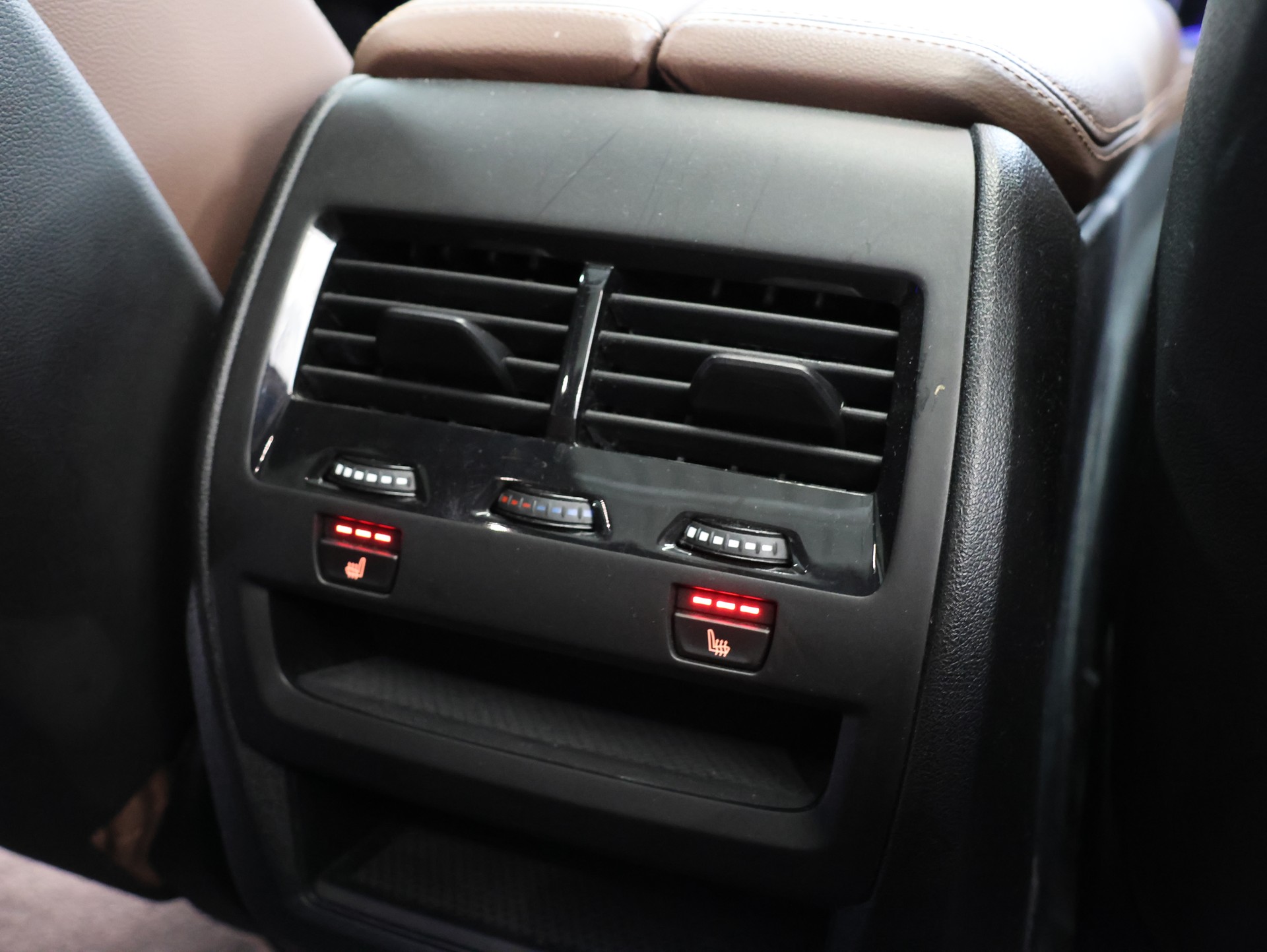 BMW X5 xDrive M50d Steptronic-image-23