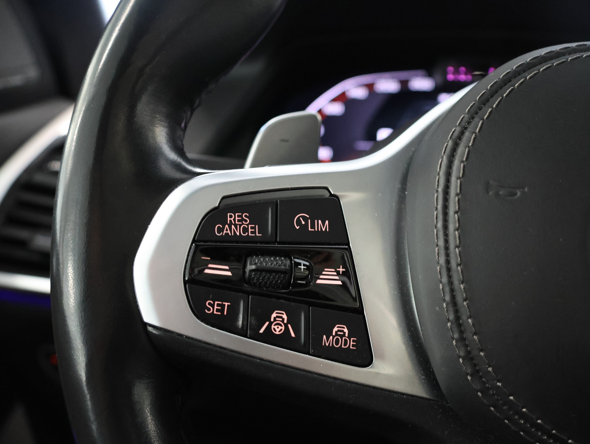 BMW X5 xDrive M50d Steptronic-image-16