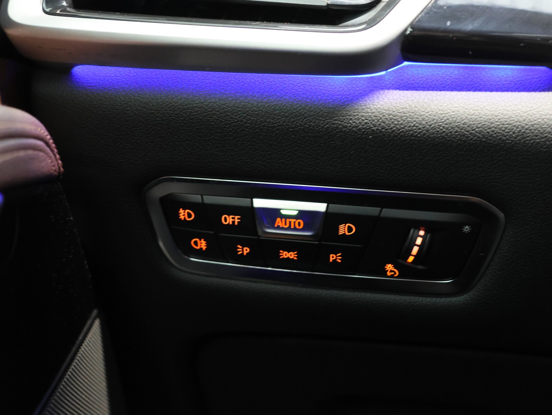 BMW X5 xDrive M50d Steptronic-image-15