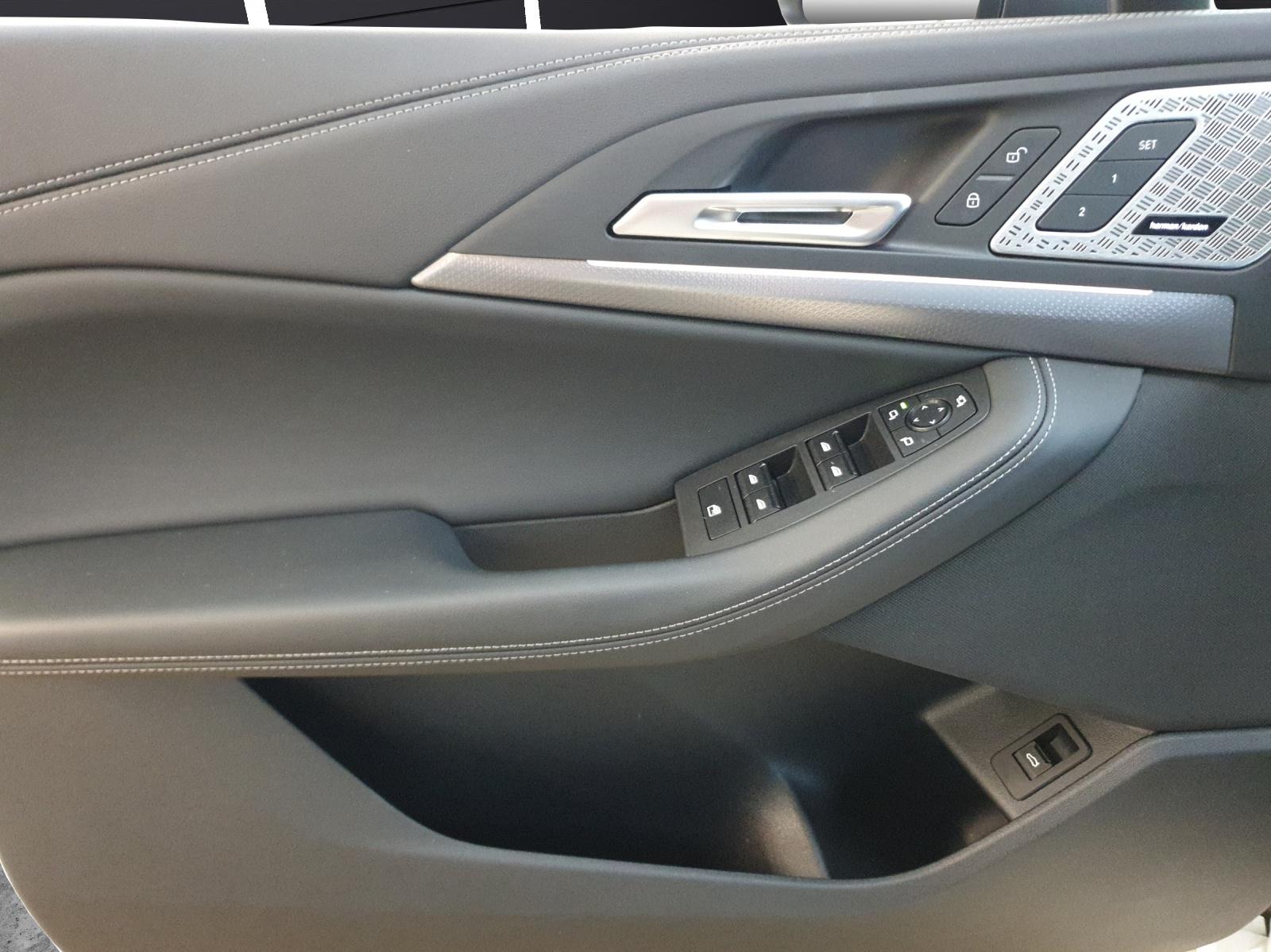 BMW 223d xDrive Active Tourer M Sport-image-9