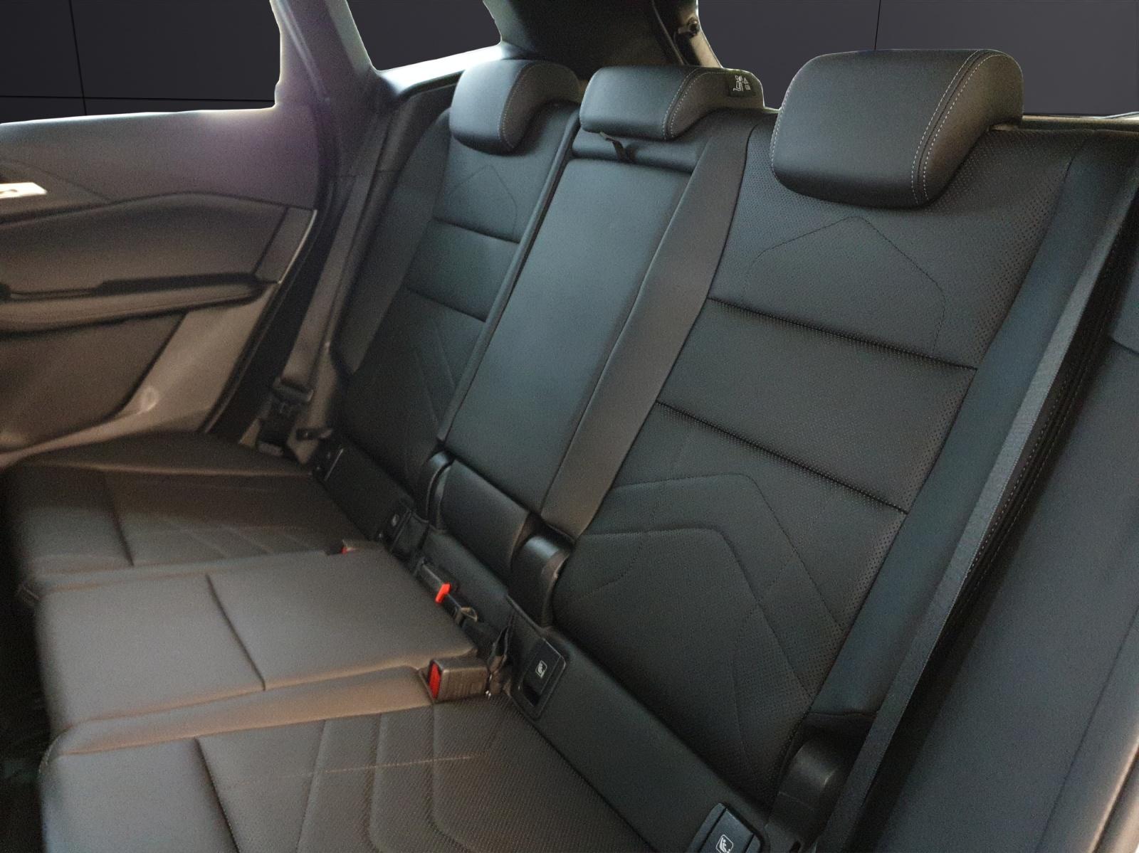 BMW 223d xDrive Active Tourer M Sport-image-11