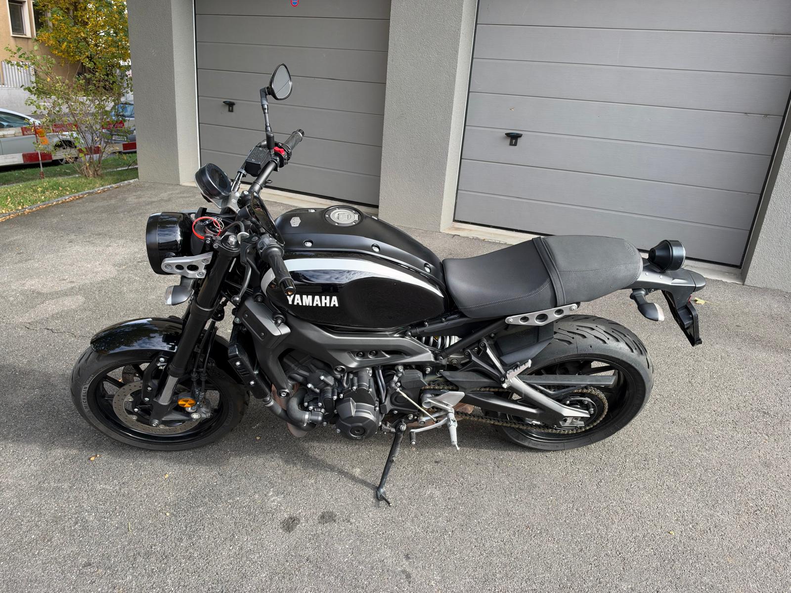 YAMAHA XSR 900 80 Black-image-7