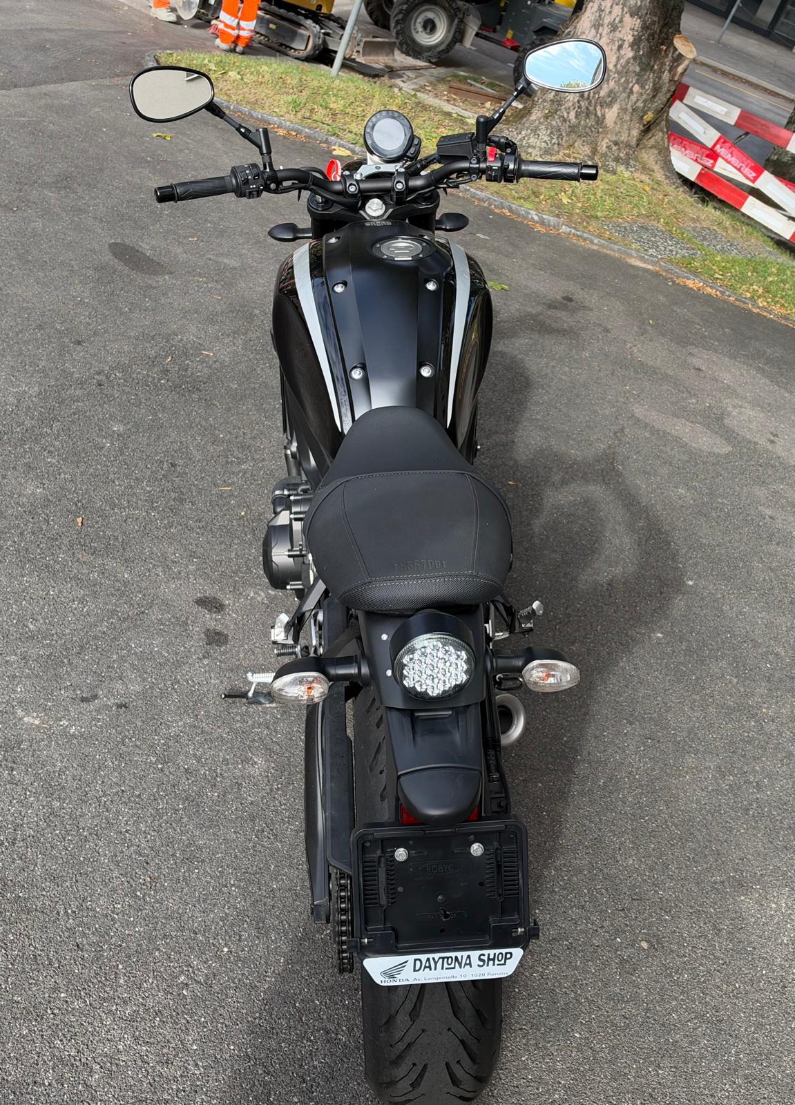 YAMAHA XSR 900 80 Black-image-8