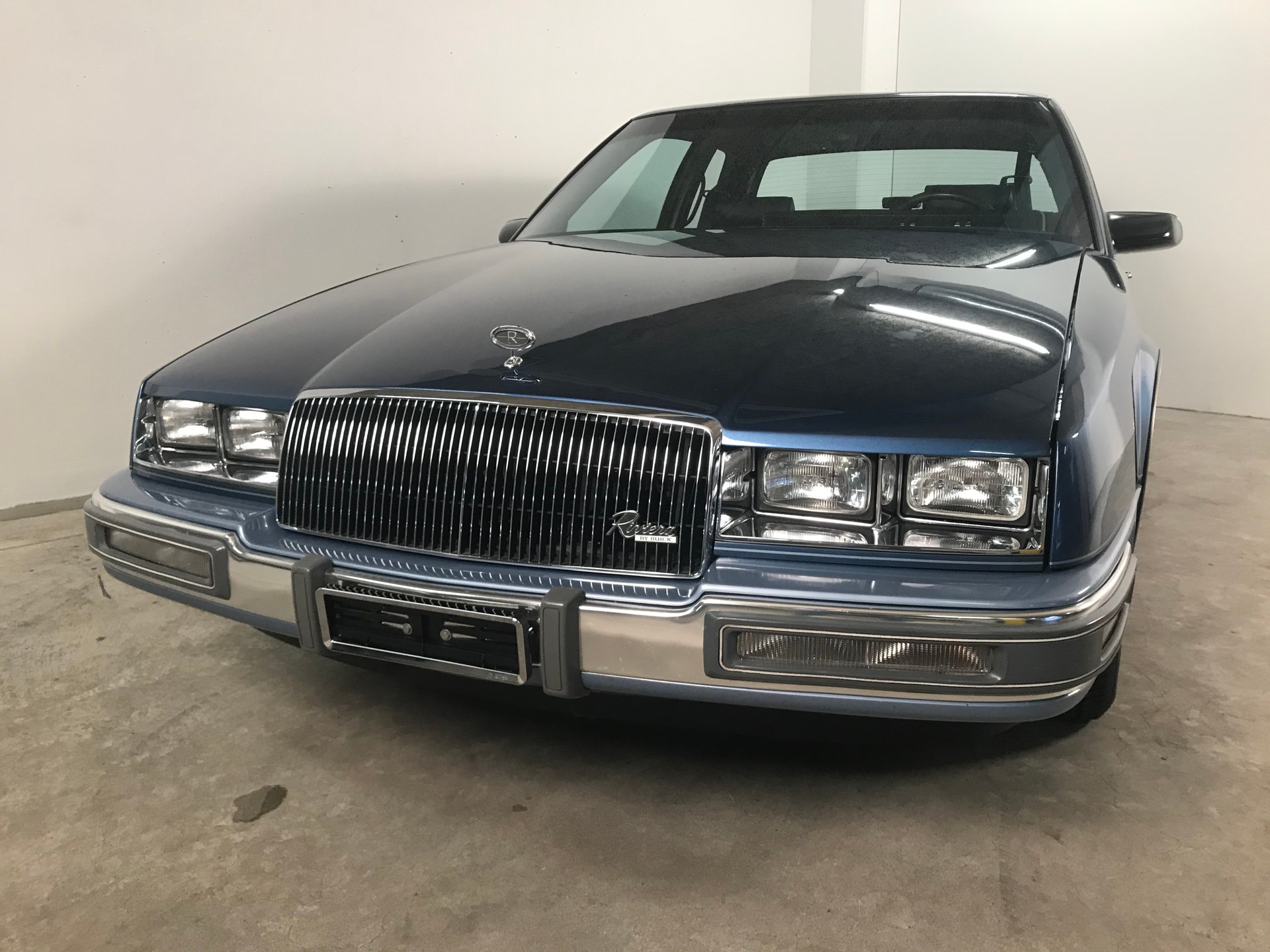 BUICK Buick Riviera 1987, Veteran, 2-Farben Lackierung, Leder, Klima, HiFi, alles original, sehr selten und super gepflegter Zustand-image-1