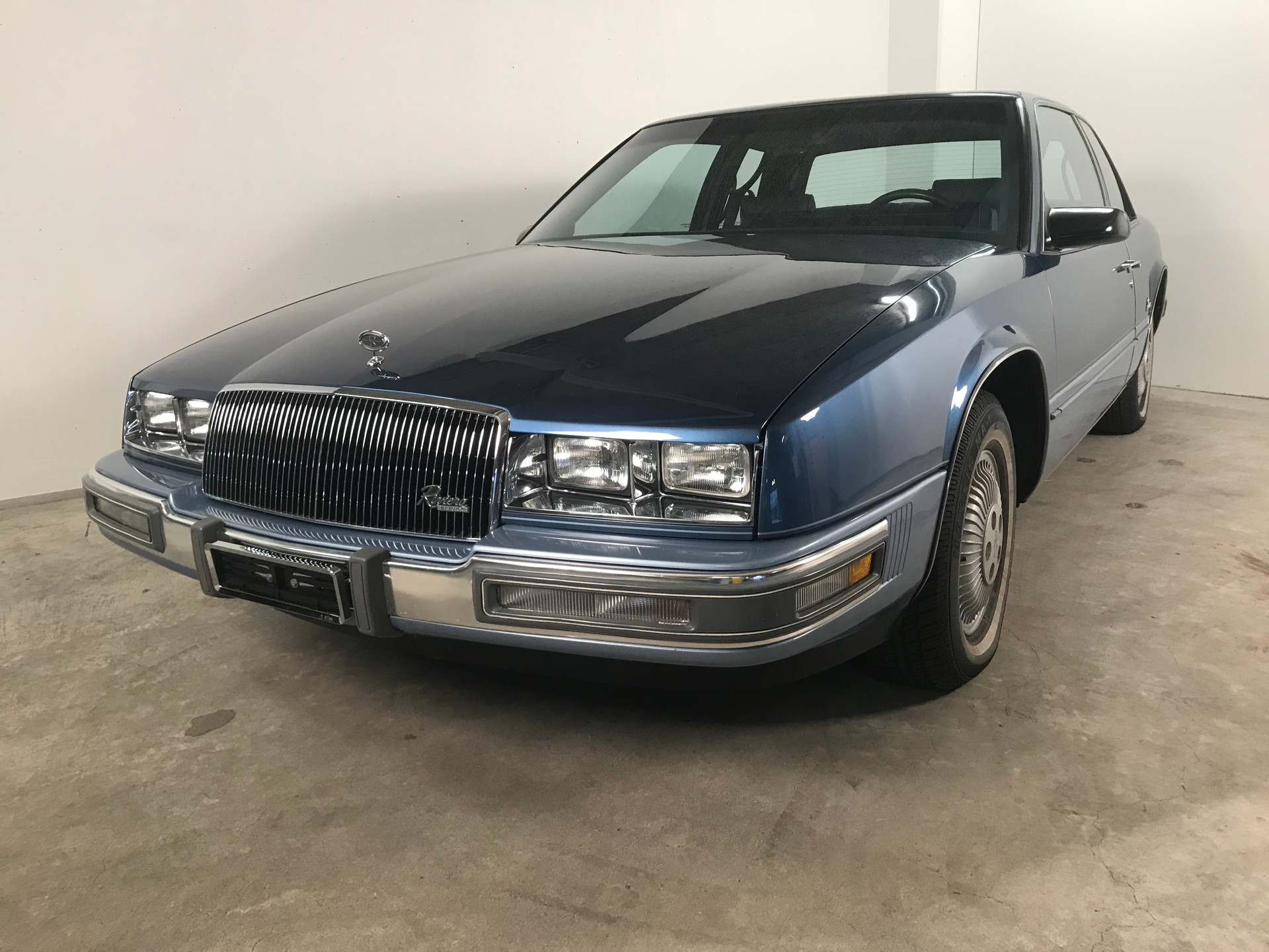 BUICK Buick Riviera 1987, Veteran, 2-Farben Lackierung, Leder, Klima, HiFi, alles original, sehr selten und super gepflegter Zustand
