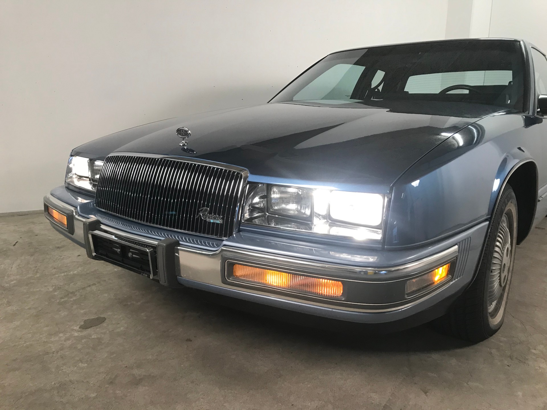 BUICK Buick Riviera 1987, Veteran, 2-Farben Lackierung, Leder, Klima, HiFi, alles original, sehr selten und super gepflegter Zustand-image-4