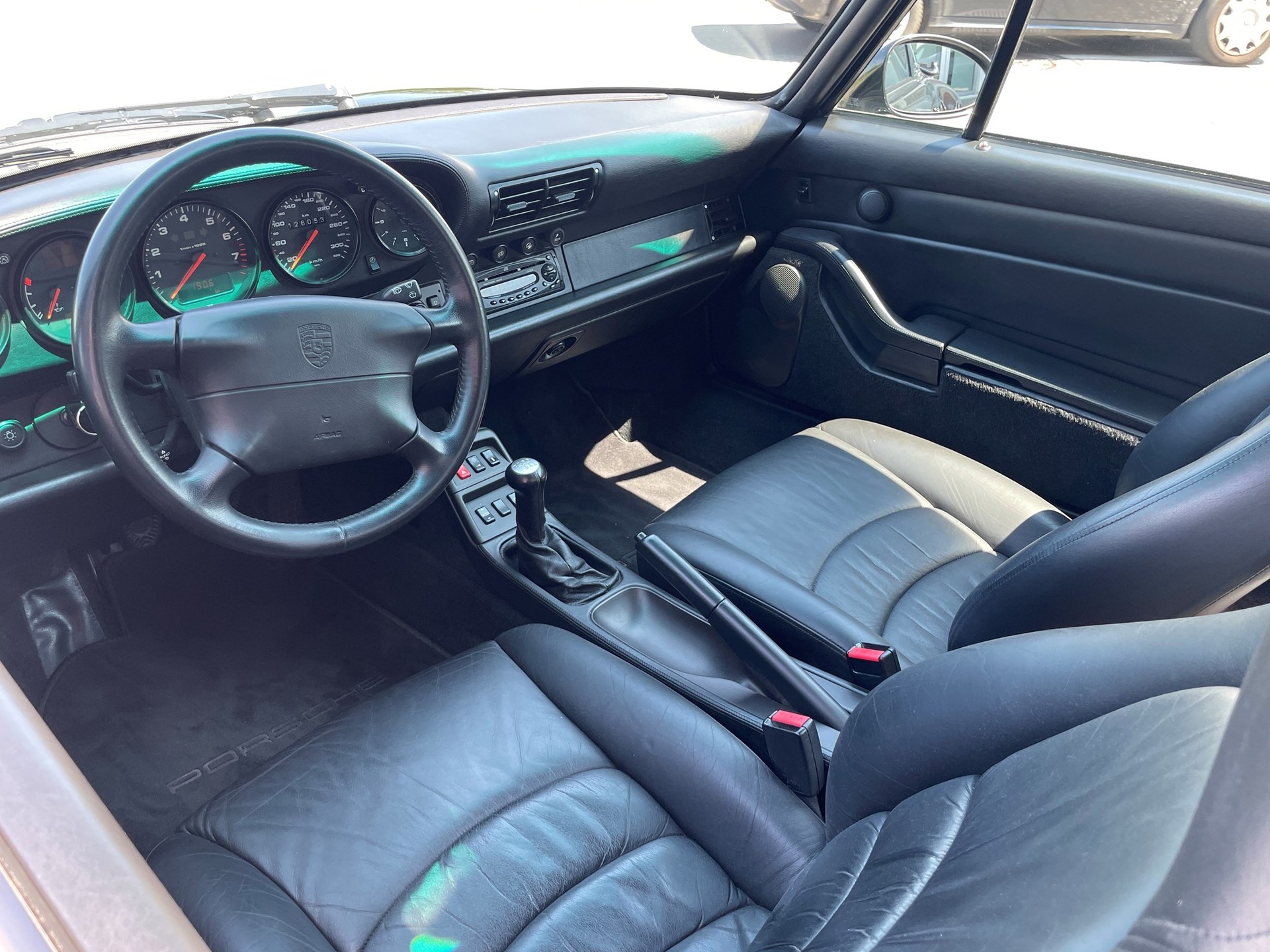 PORSCHE 993 Turbo-image-13