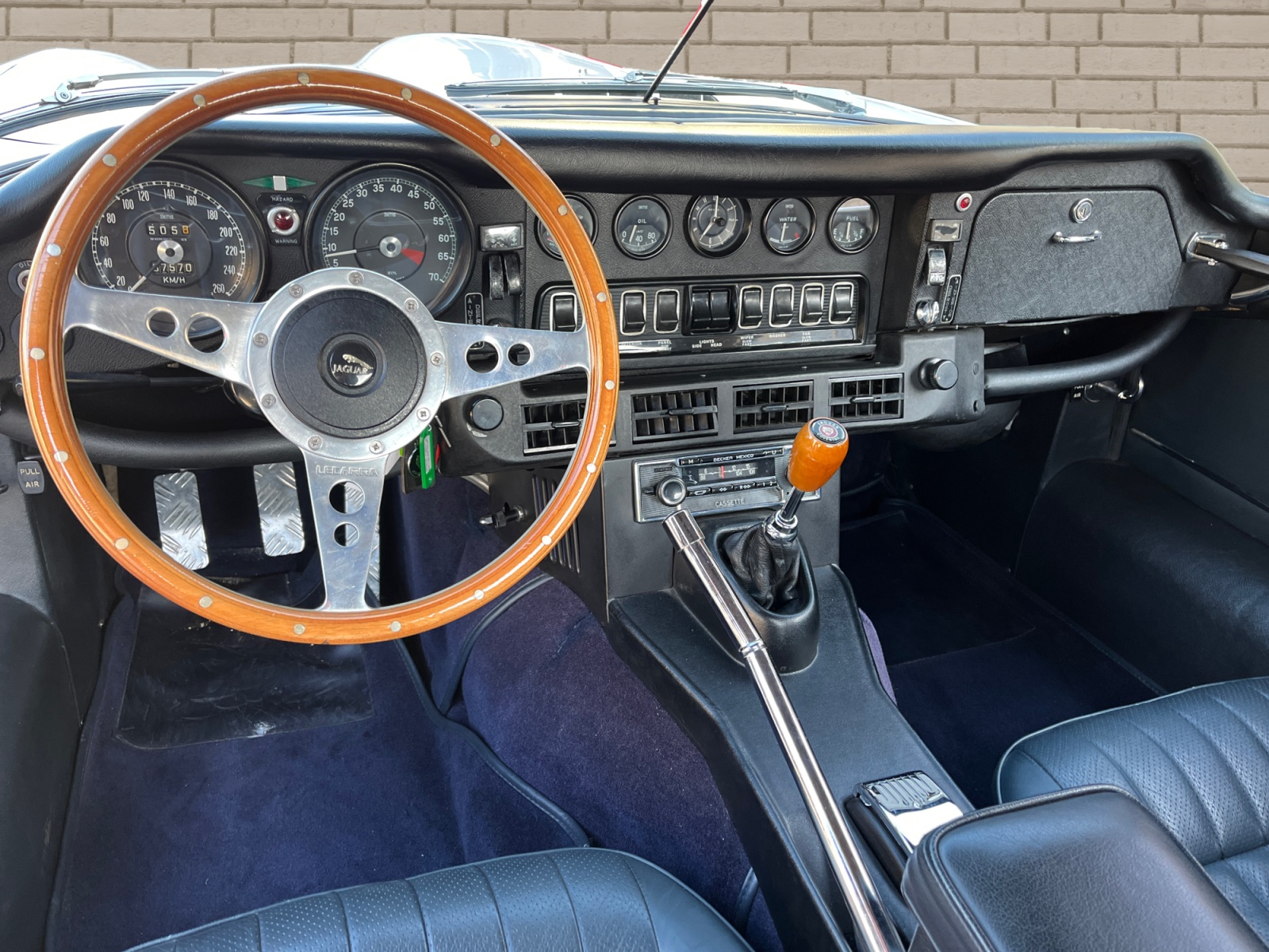 JAGUAR E-Type S III-image-3